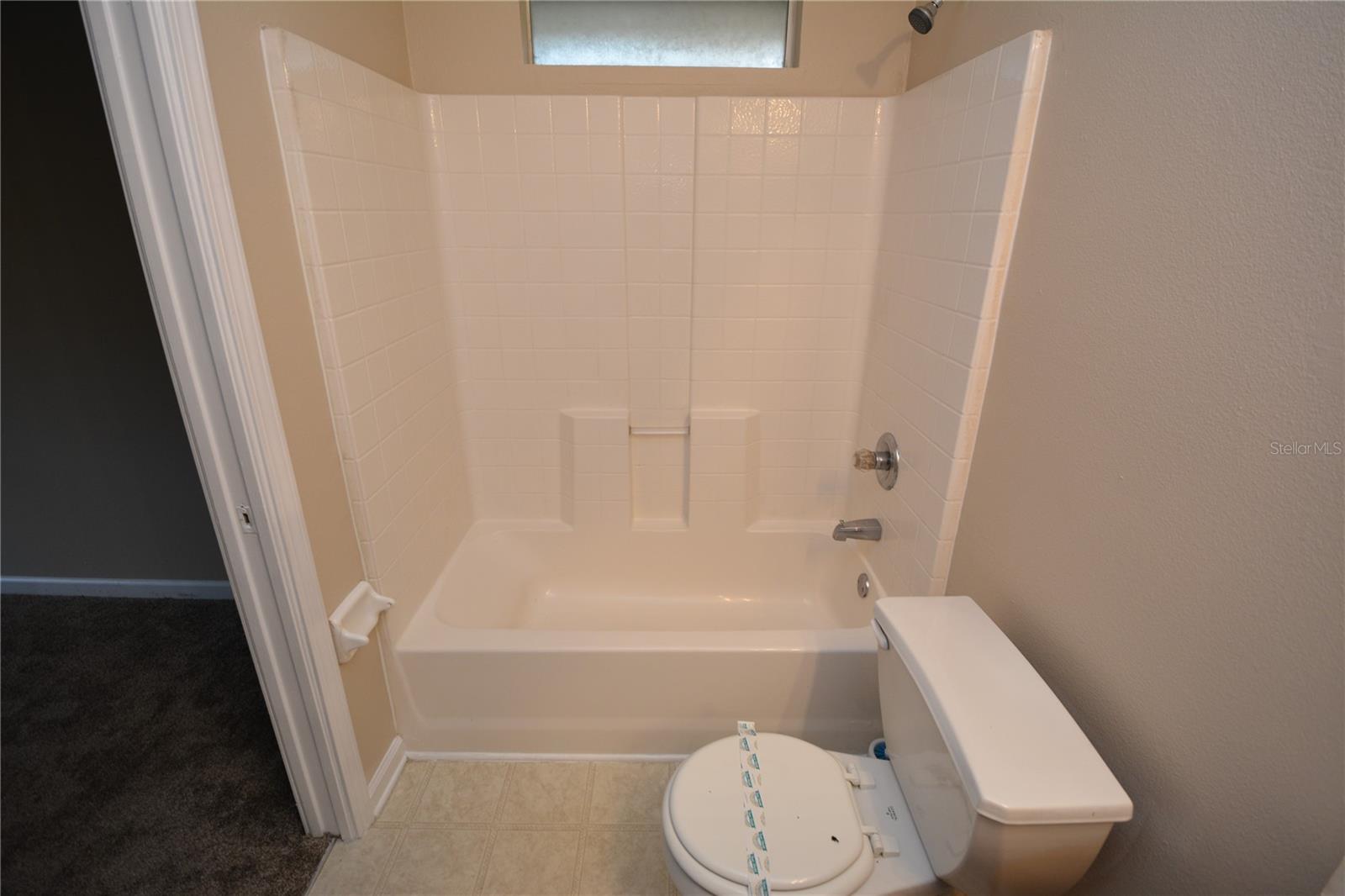 Image 19 of 20 For 35 Regent Lane B