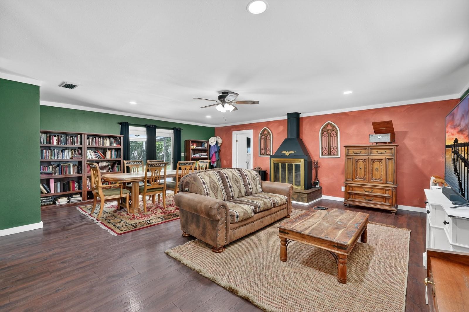 Image 11 of 55 For 116 Round Lake Circle