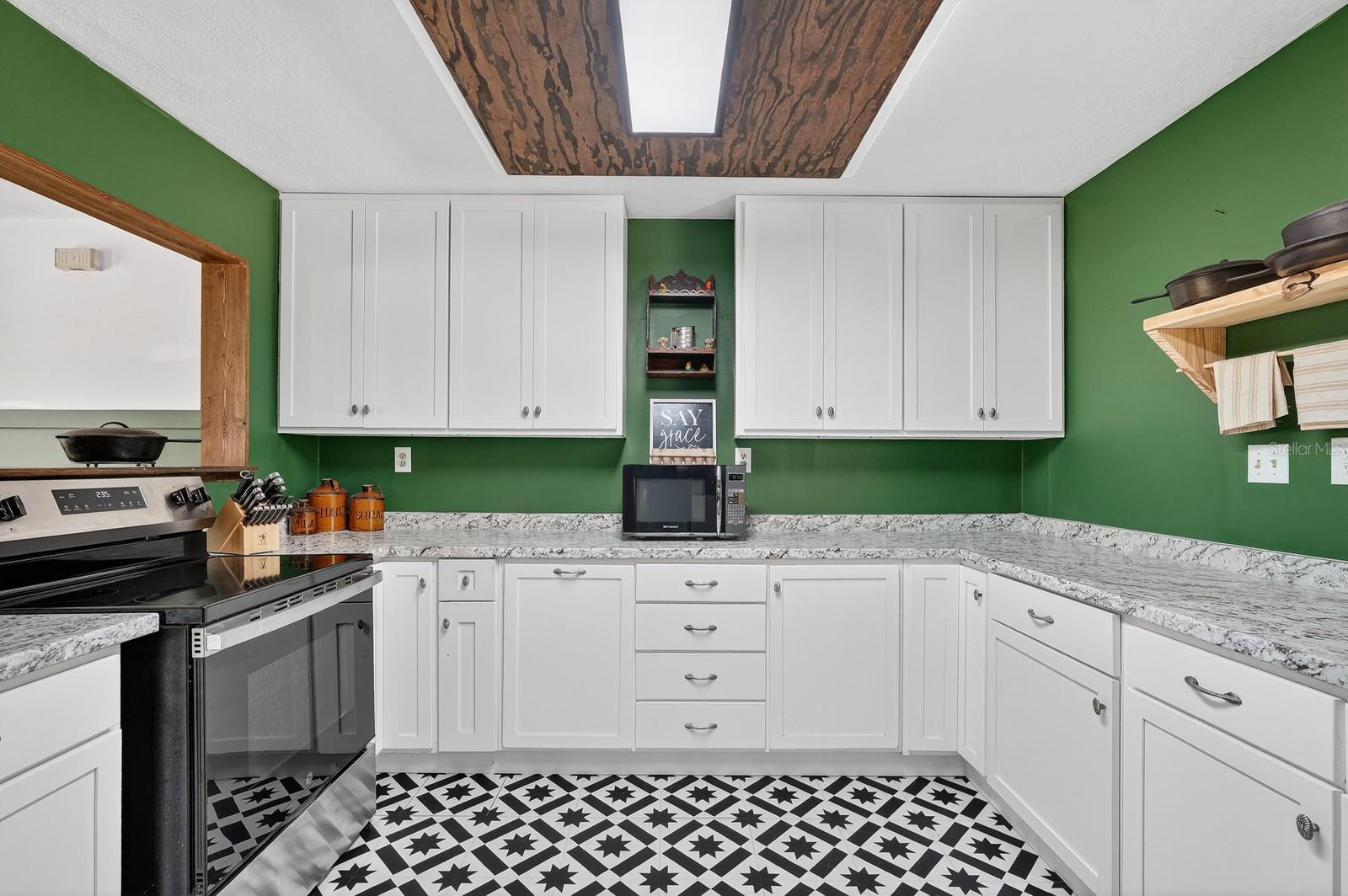 Image 13 of 55 For 116 Round Lake Circle