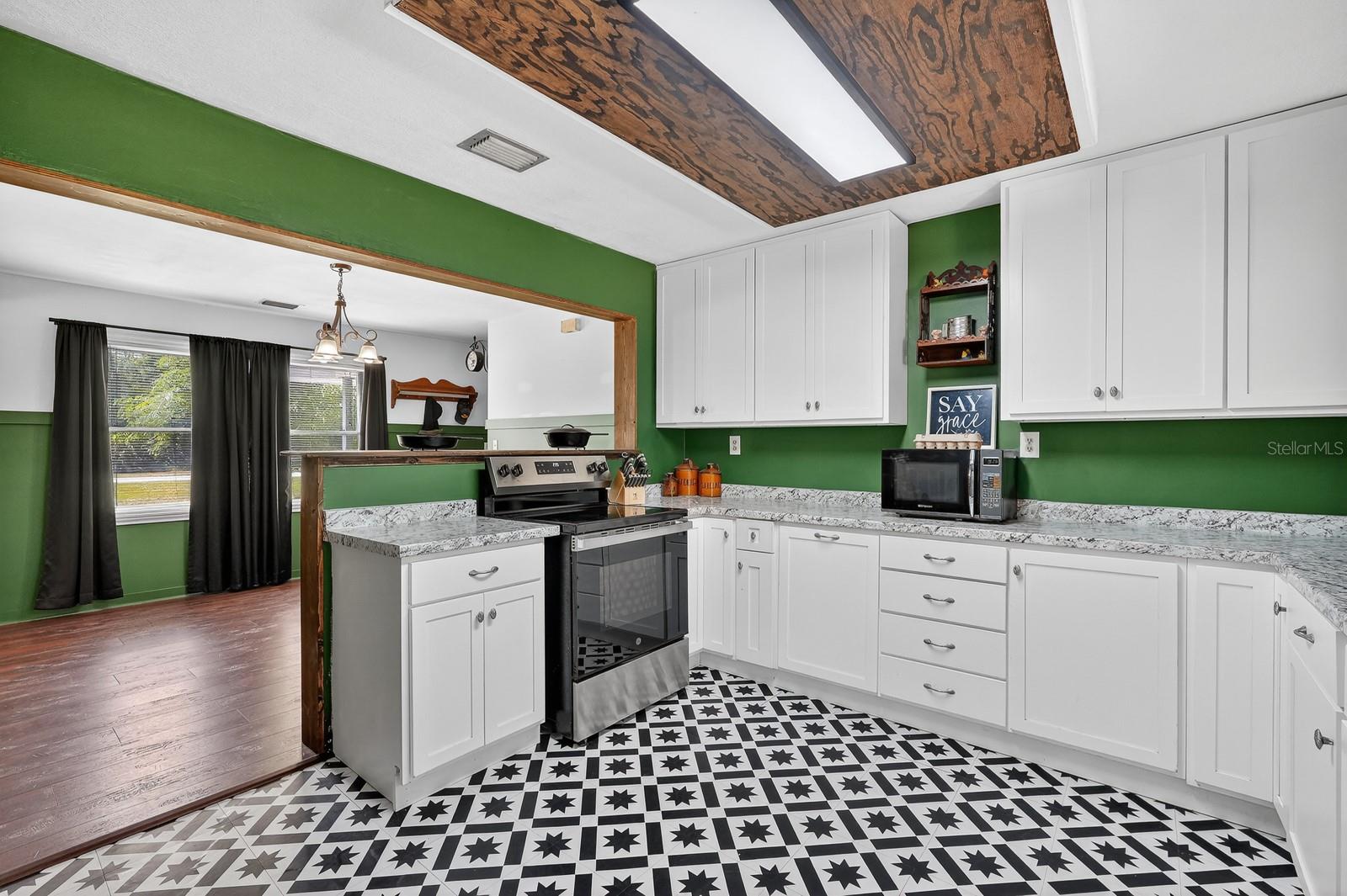 Image 14 of 55 For 116 Round Lake Circle