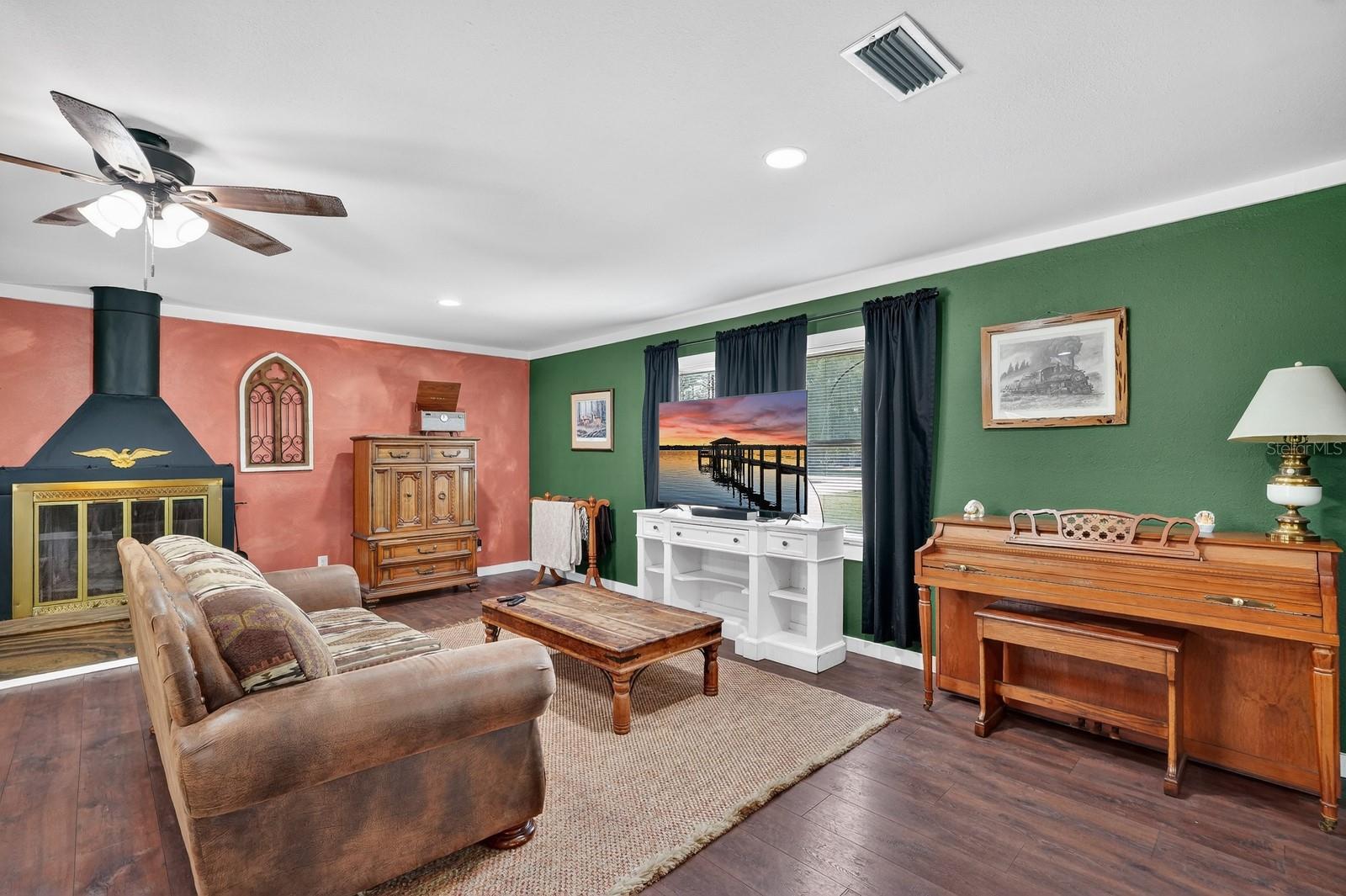 Image 16 of 55 For 116 Round Lake Circle