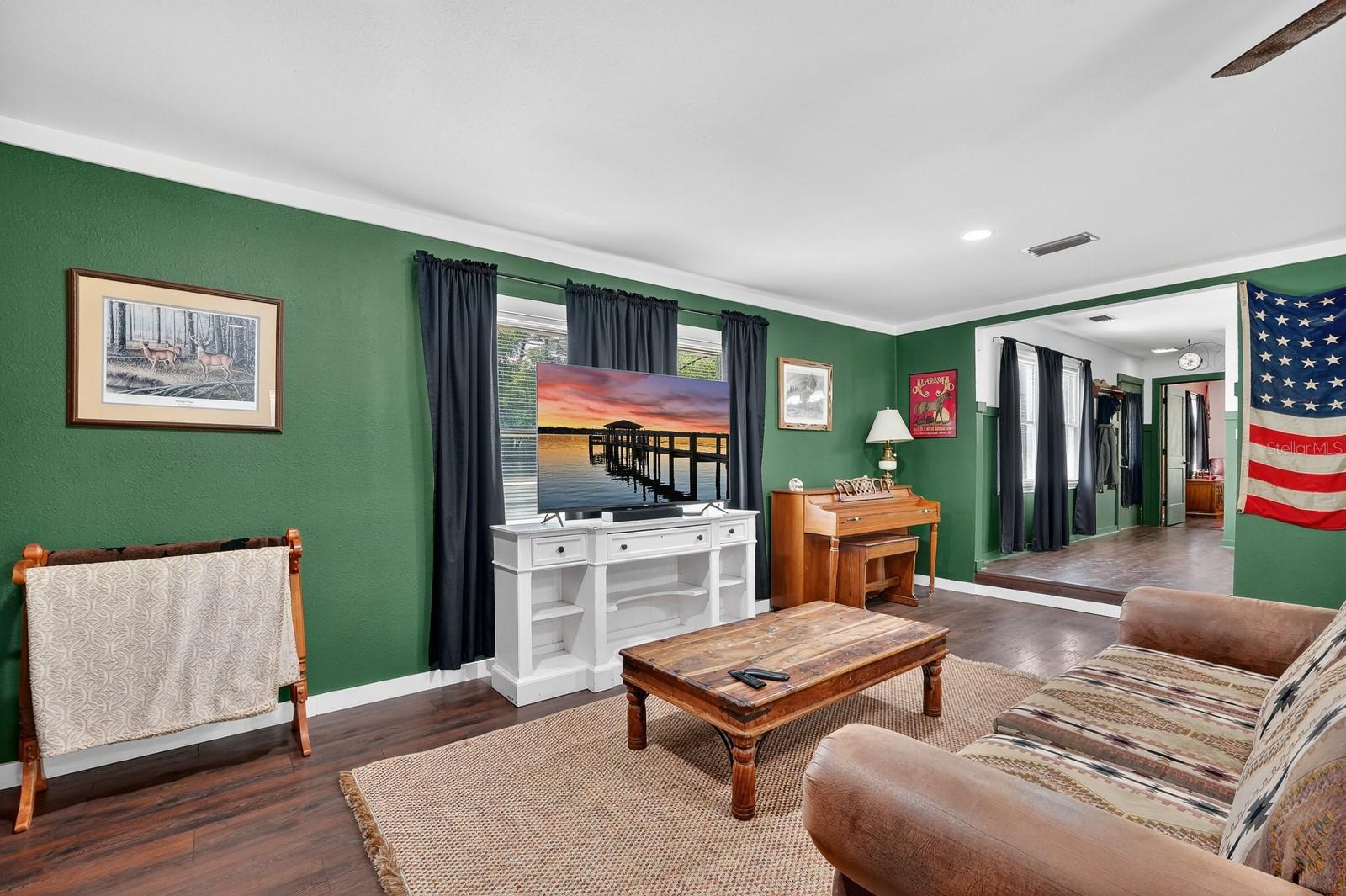 Image 17 of 55 For 116 Round Lake Circle