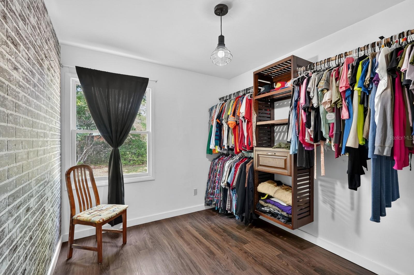 Image 22 of 55 For 116 Round Lake Circle