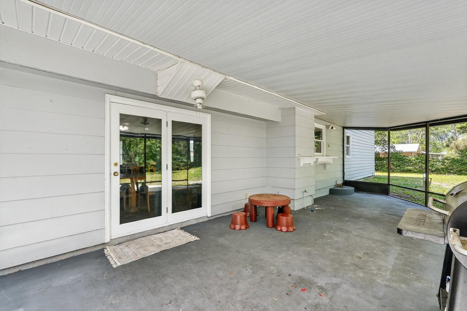 Image 33 of 55 For 116 Round Lake Circle