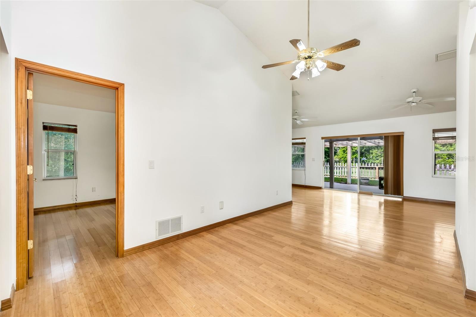 Image 26 of 57 For 282 Beachway Drive