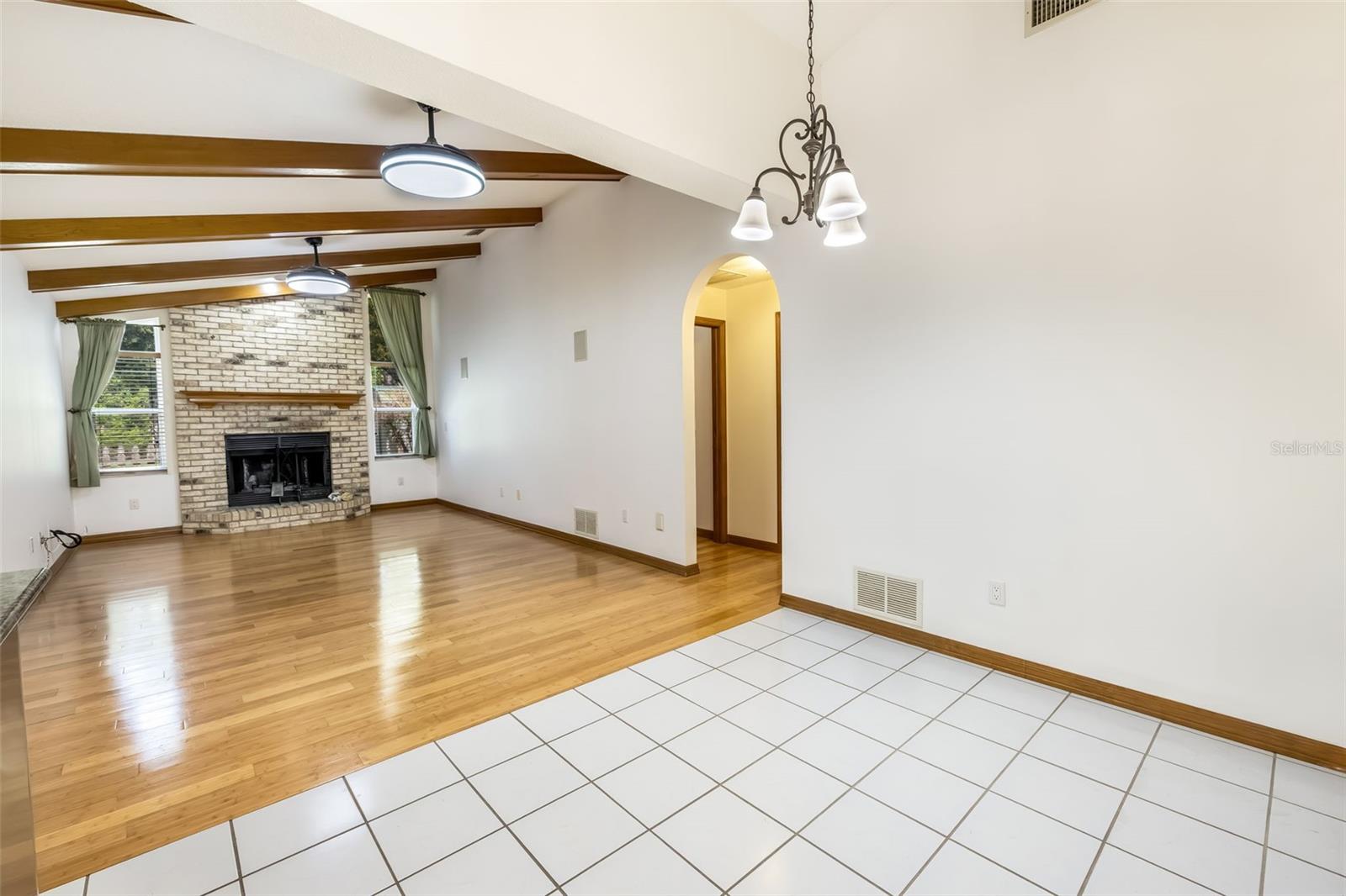 Image 32 of 57 For 282 Beachway Drive