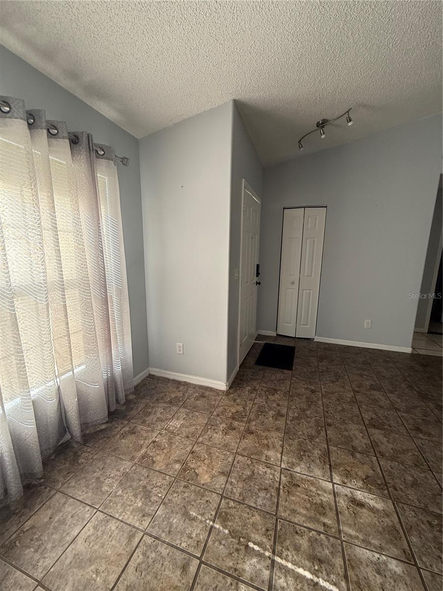 Image 5 of 14 For 39 Beechwood Lane