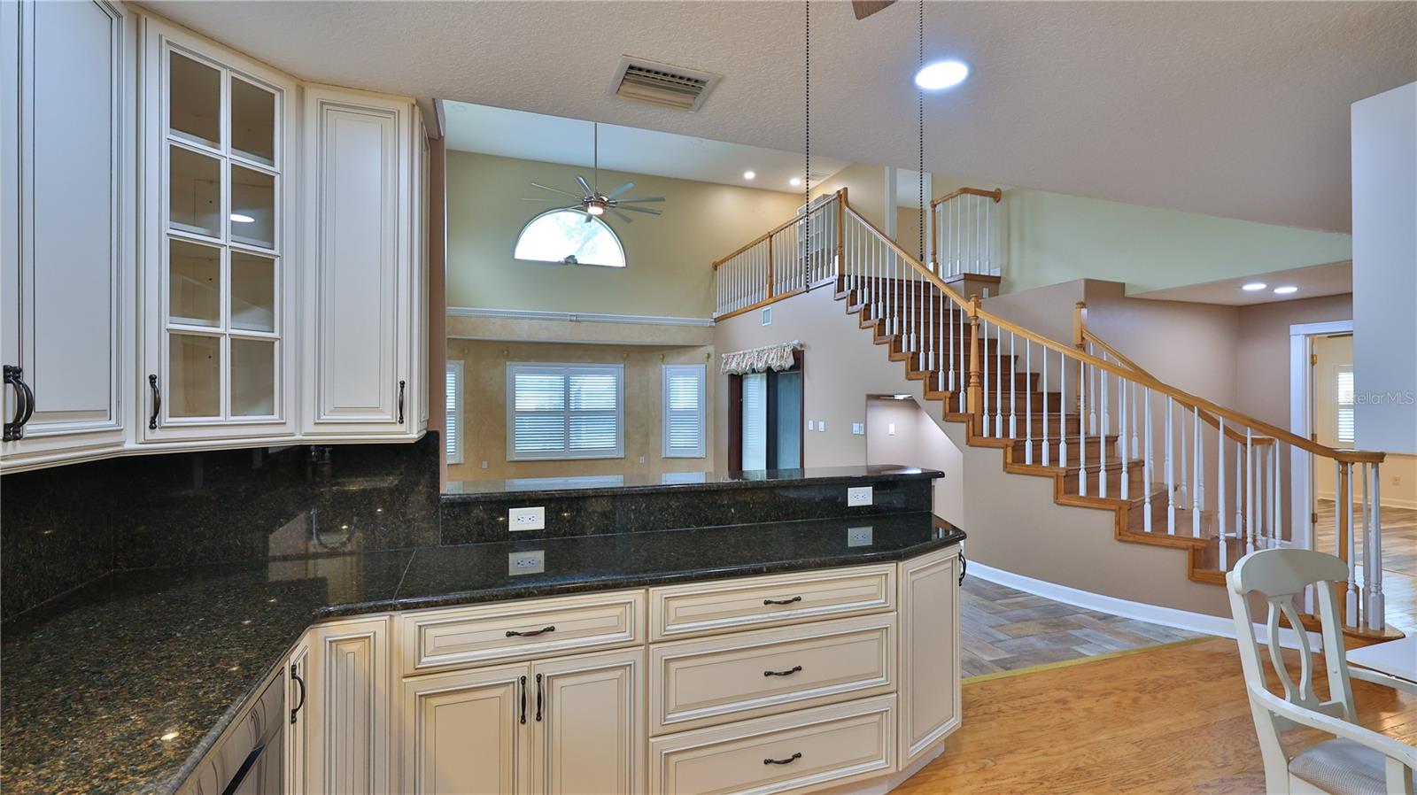 Image 18 of 47 For 87 Cimmaron Drive