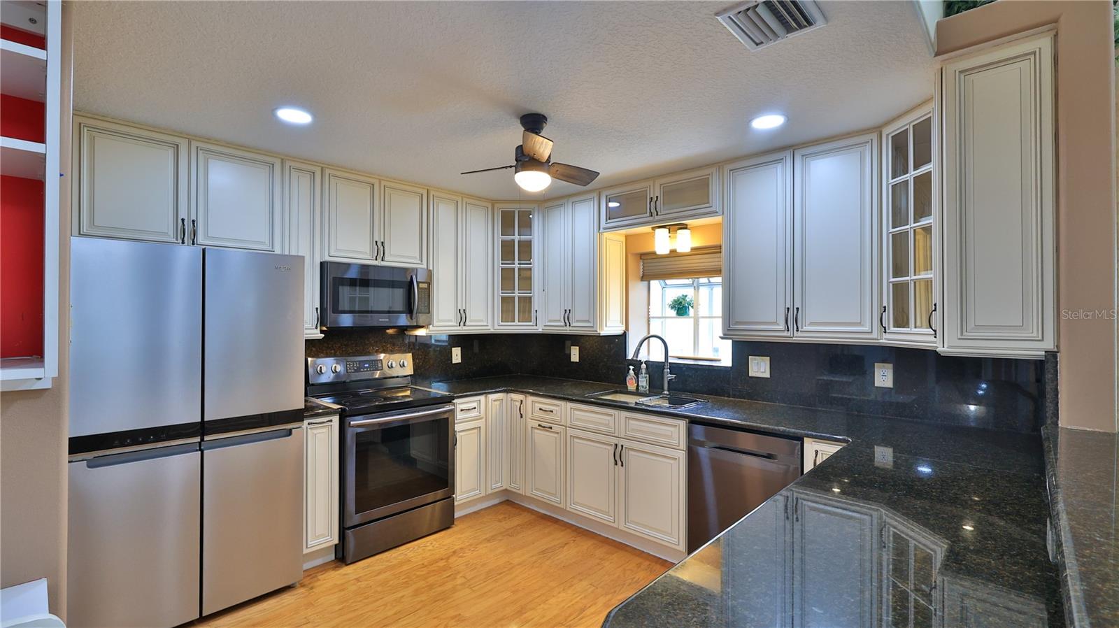 Image 19 of 47 For 87 Cimmaron Drive