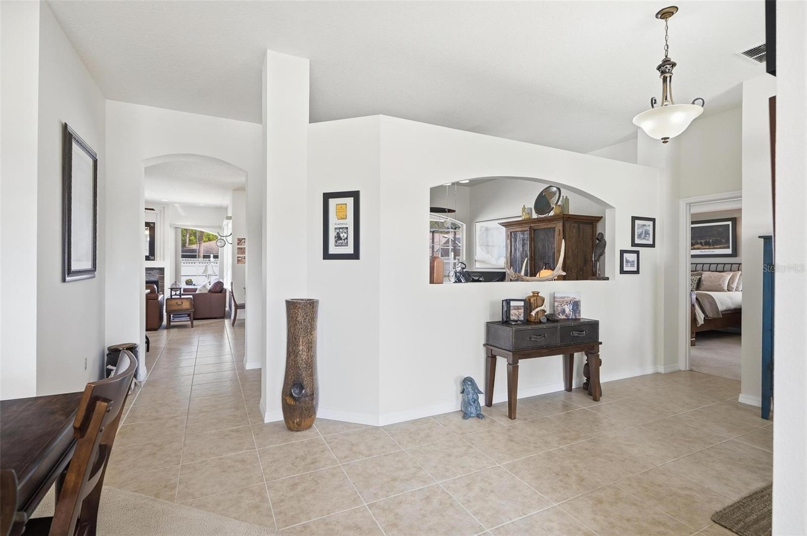 Image 11 of 96 For 21 Woodshire Lane