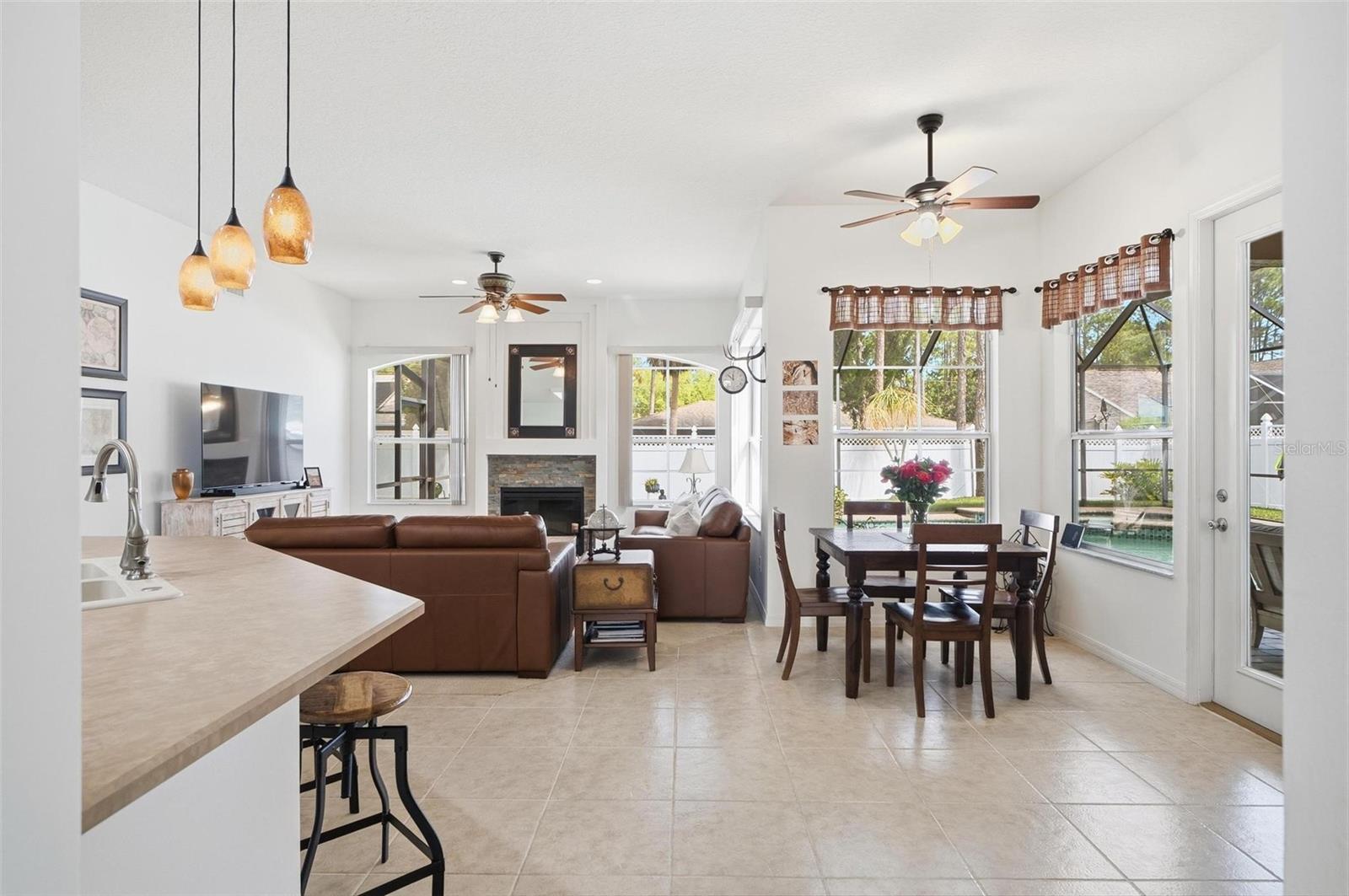 Image 15 of 96 For 21 Woodshire Lane