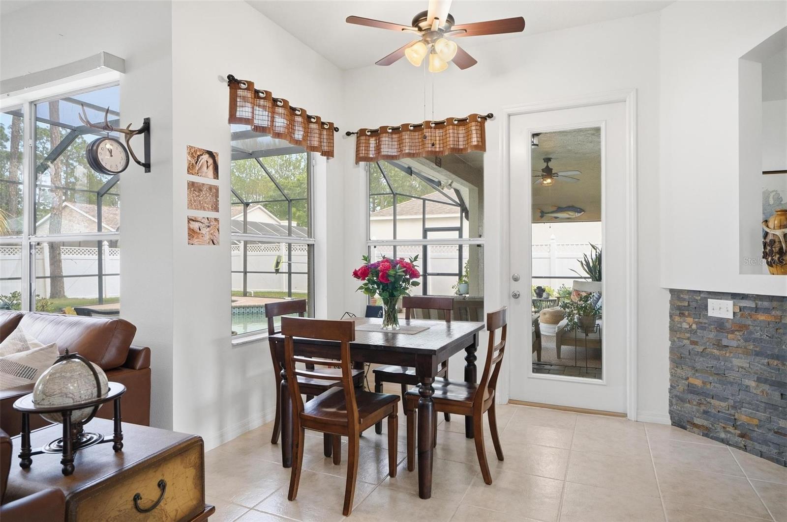 Image 21 of 96 For 21 Woodshire Lane