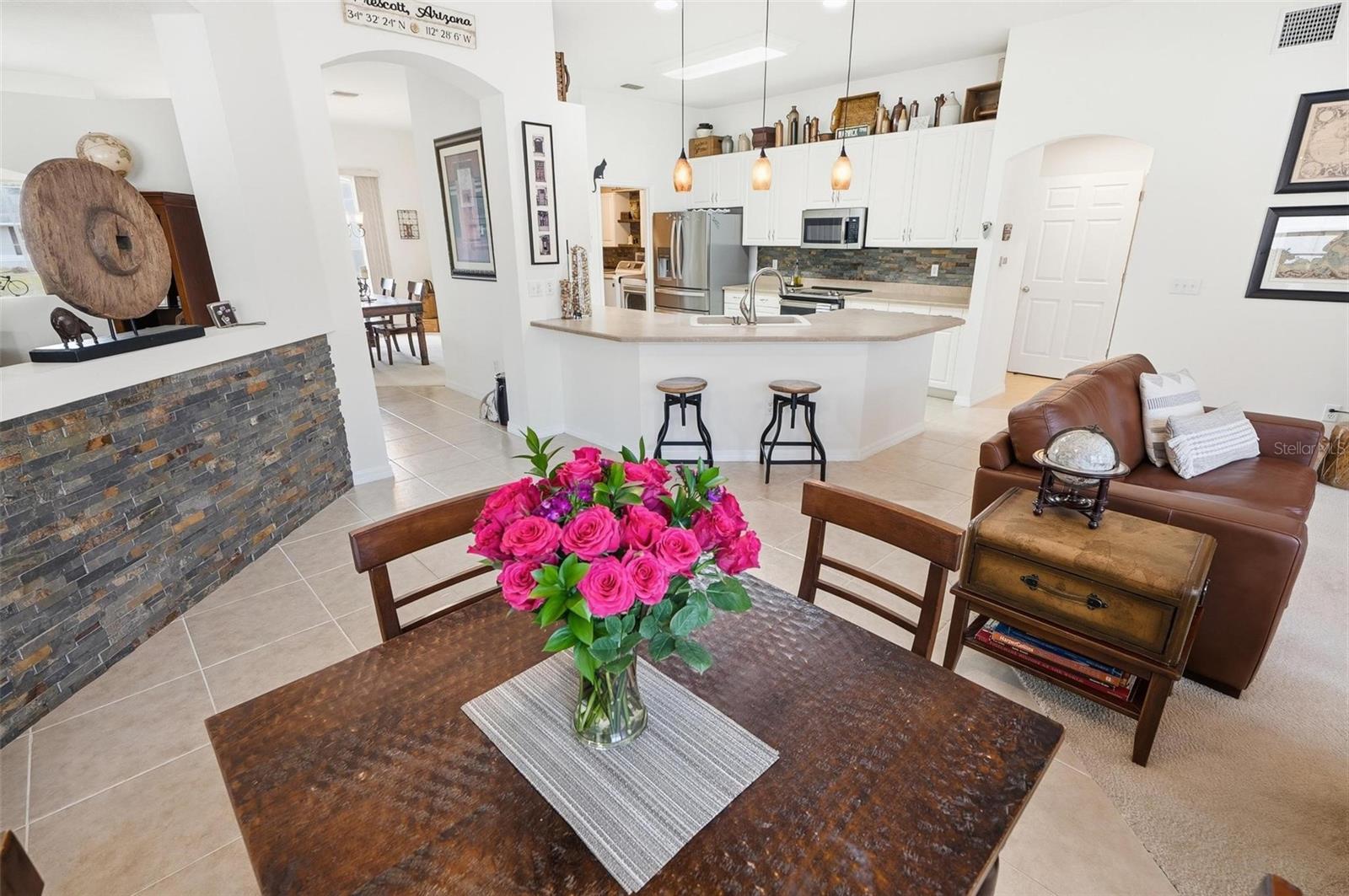 Image 22 of 96 For 21 Woodshire Lane