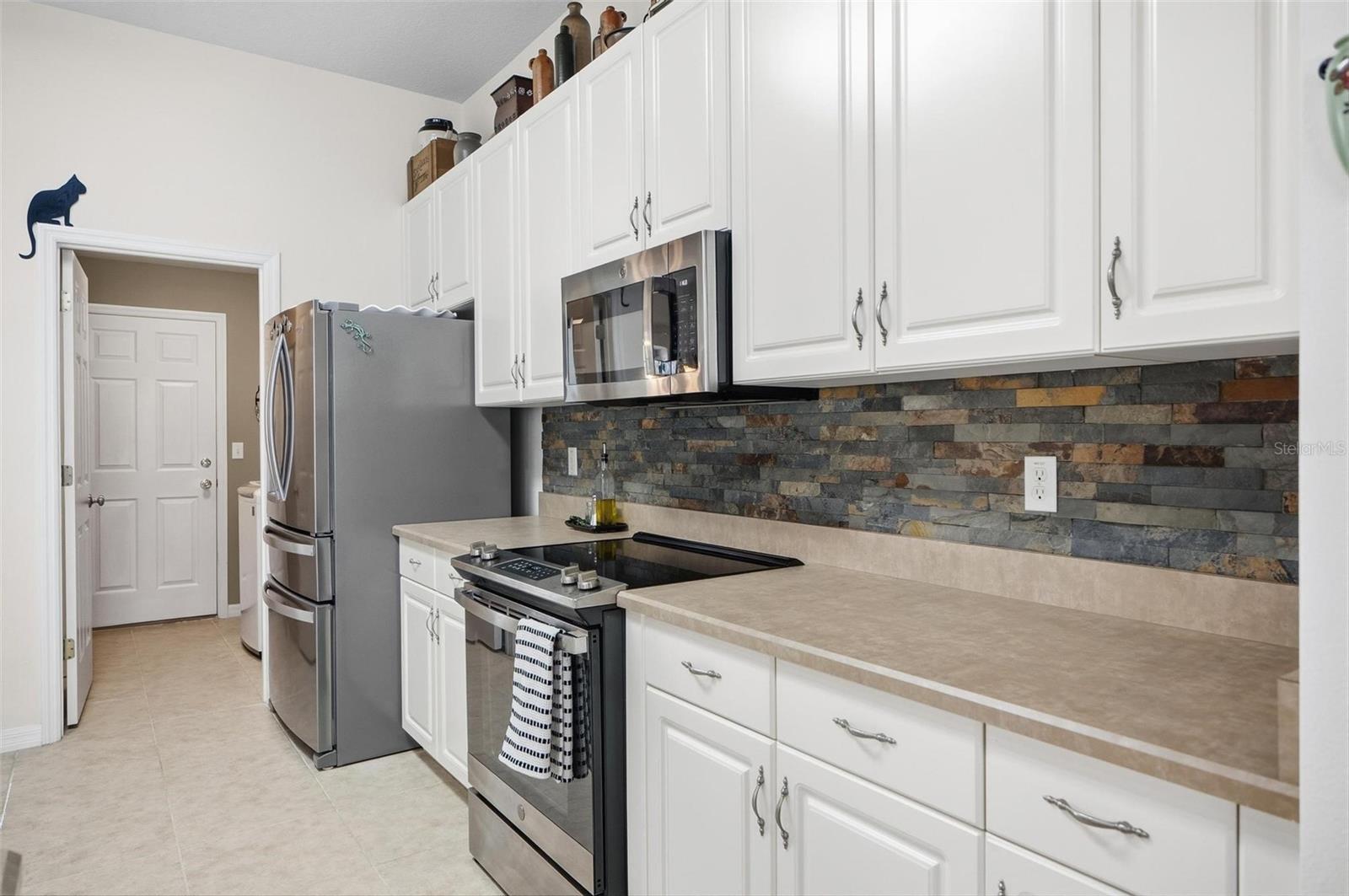 Image 26 of 96 For 21 Woodshire Lane