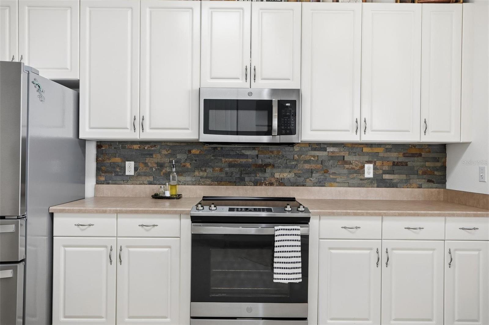 Image 30 of 96 For 21 Woodshire Lane