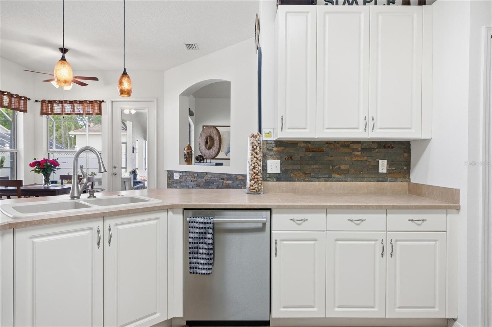 Image 31 of 96 For 21 Woodshire Lane