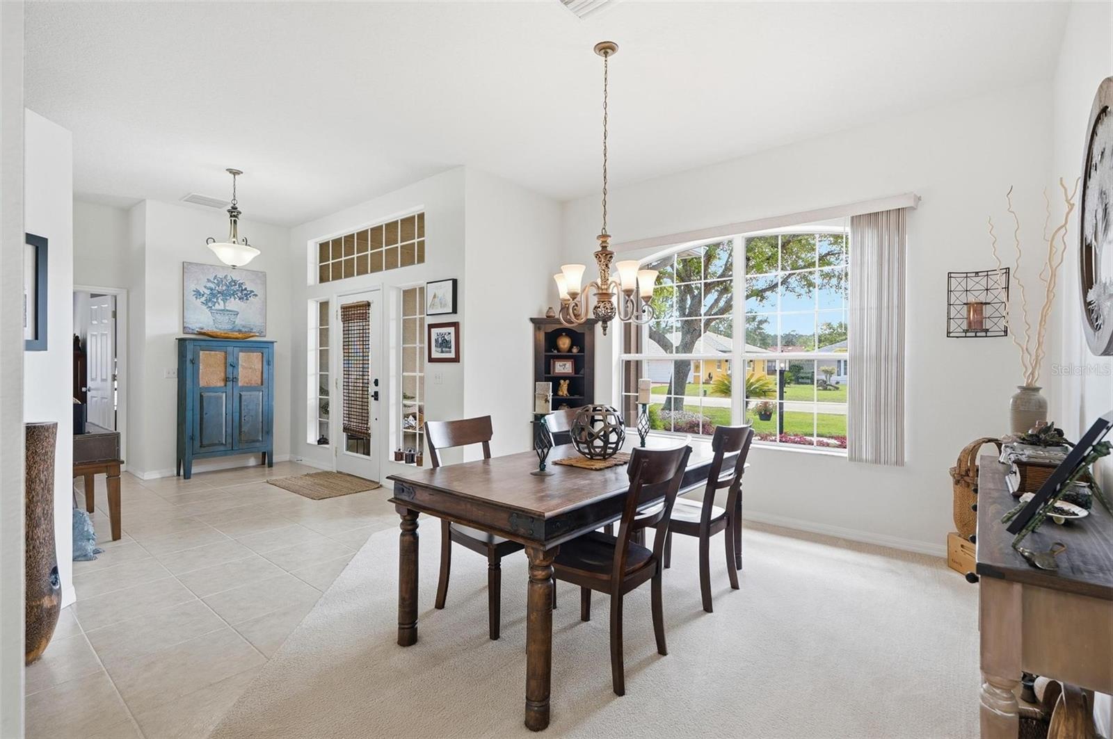 Image 4 of 96 For 21 Woodshire Lane