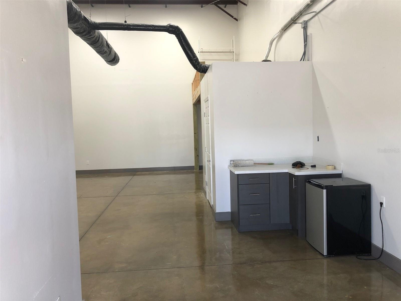 Image 3 of 13 For 2323 State Street 56