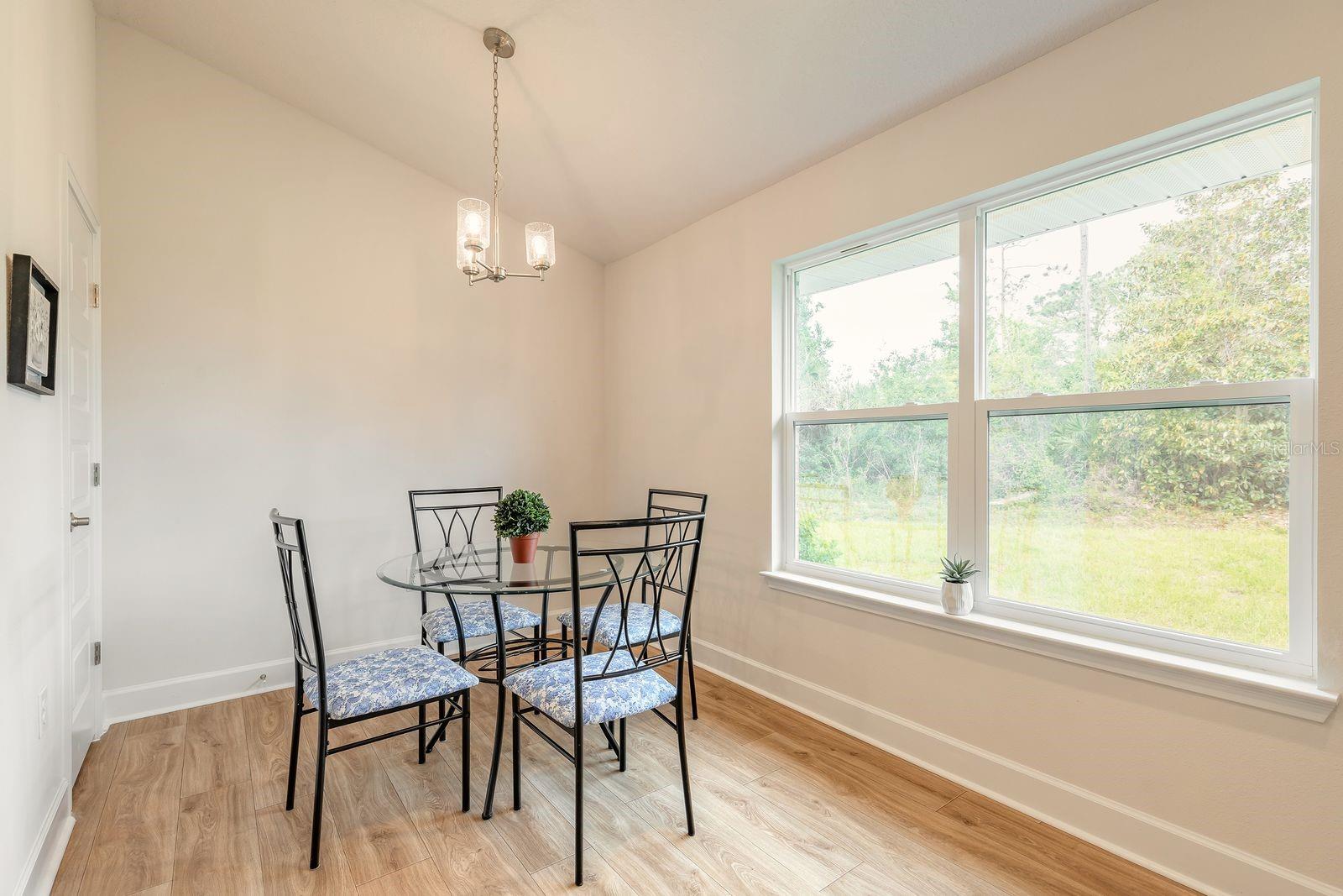 Image 11 of 44 For 18 Squadron Place