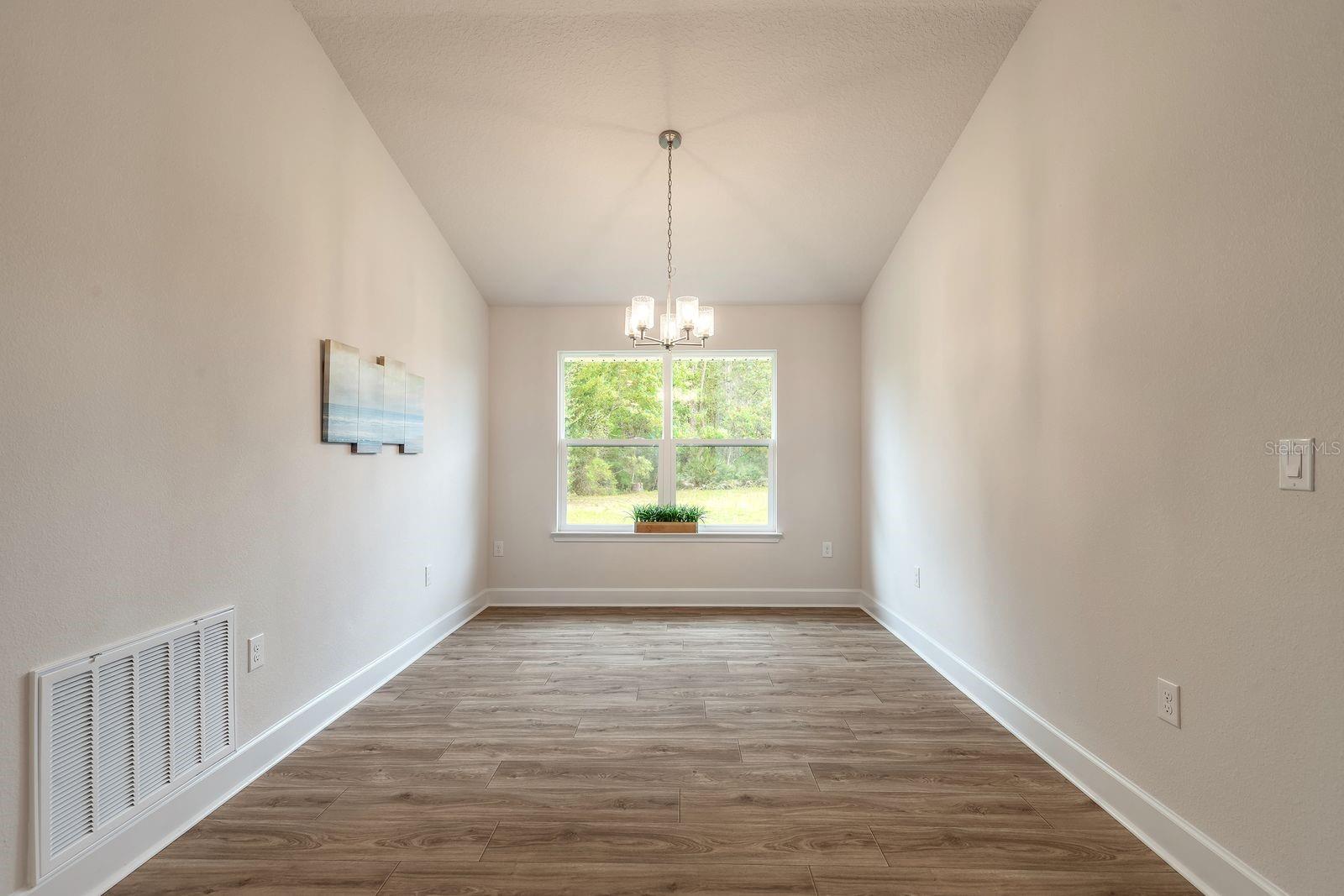 Image 16 of 44 For 18 Squadron Place