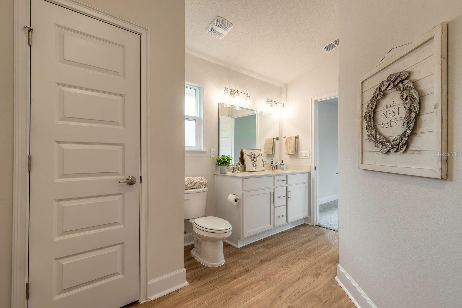 Image 23 of 44 For 18 Squadron Place