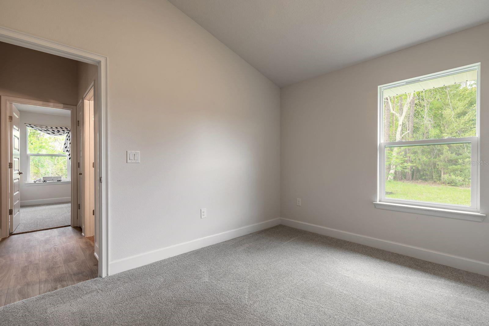 Image 27 of 44 For 18 Squadron Place