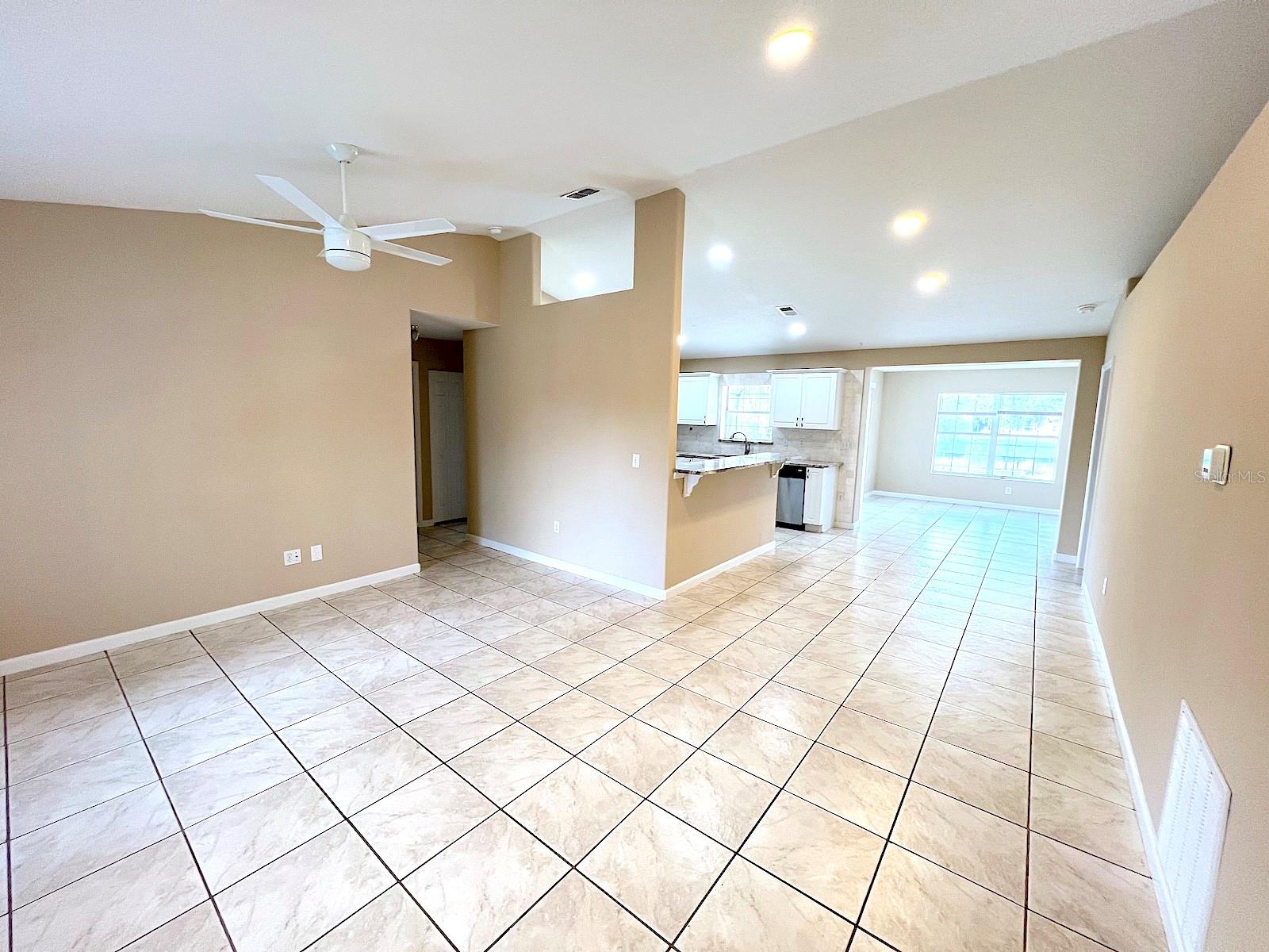 Image 11 of 39 For 142 Rolling Sands Drive