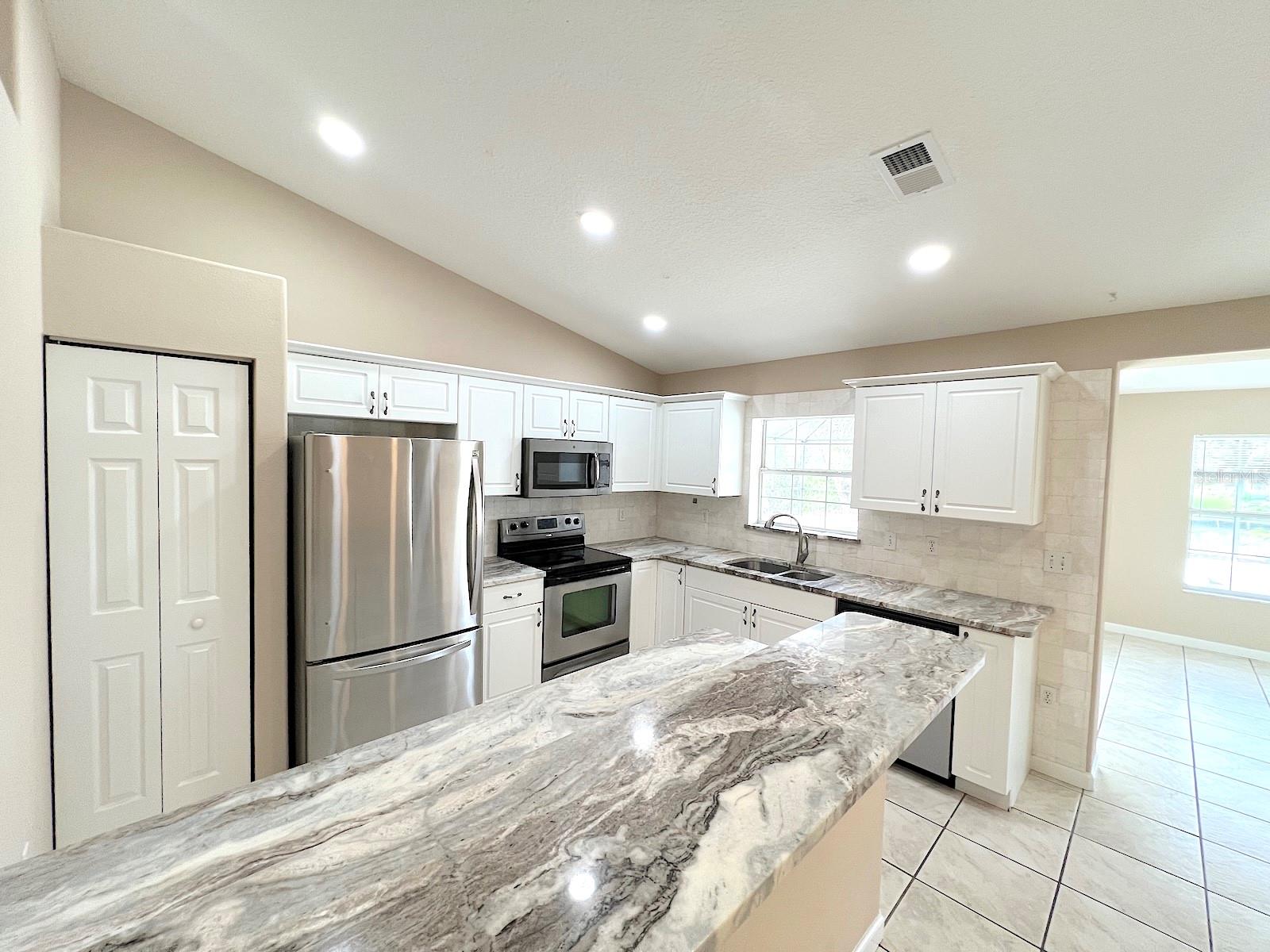 Image 16 of 39 For 142 Rolling Sands Drive