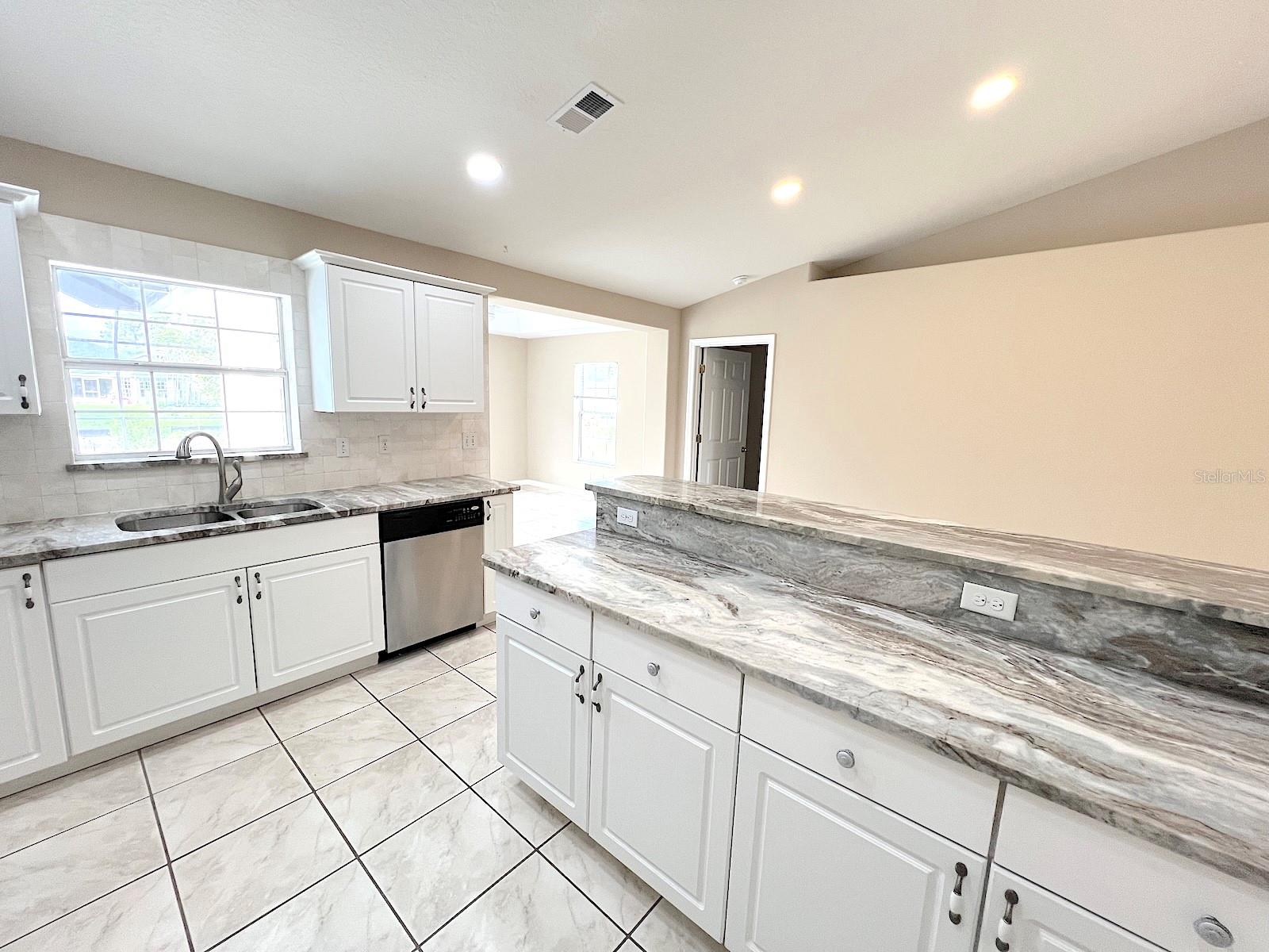 Image 18 of 39 For 142 Rolling Sands Drive