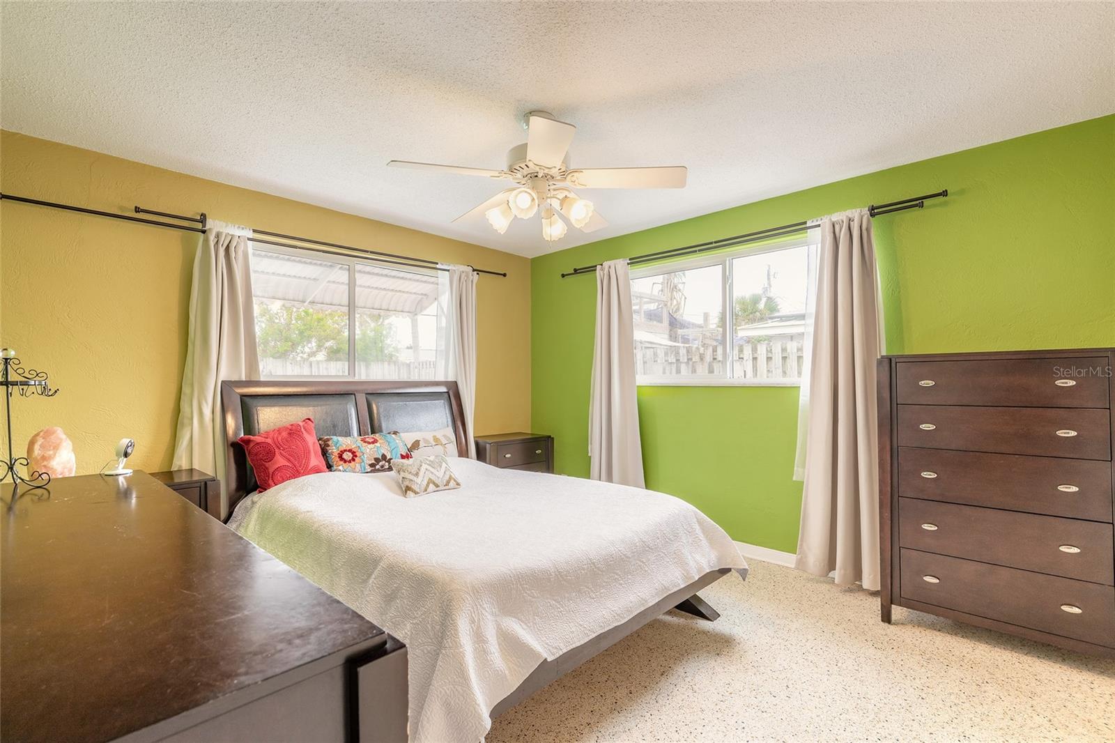 Image 12 of 25 For 3011 Oleander Avenue