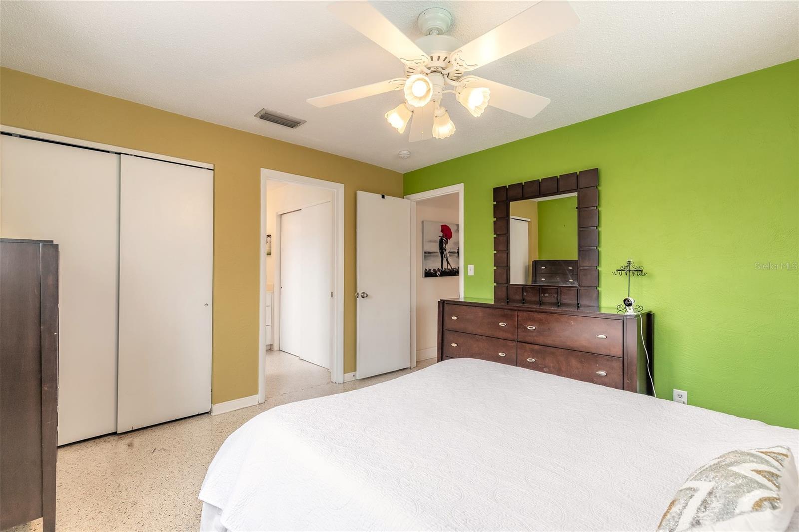 Image 13 of 25 For 3011 Oleander Avenue