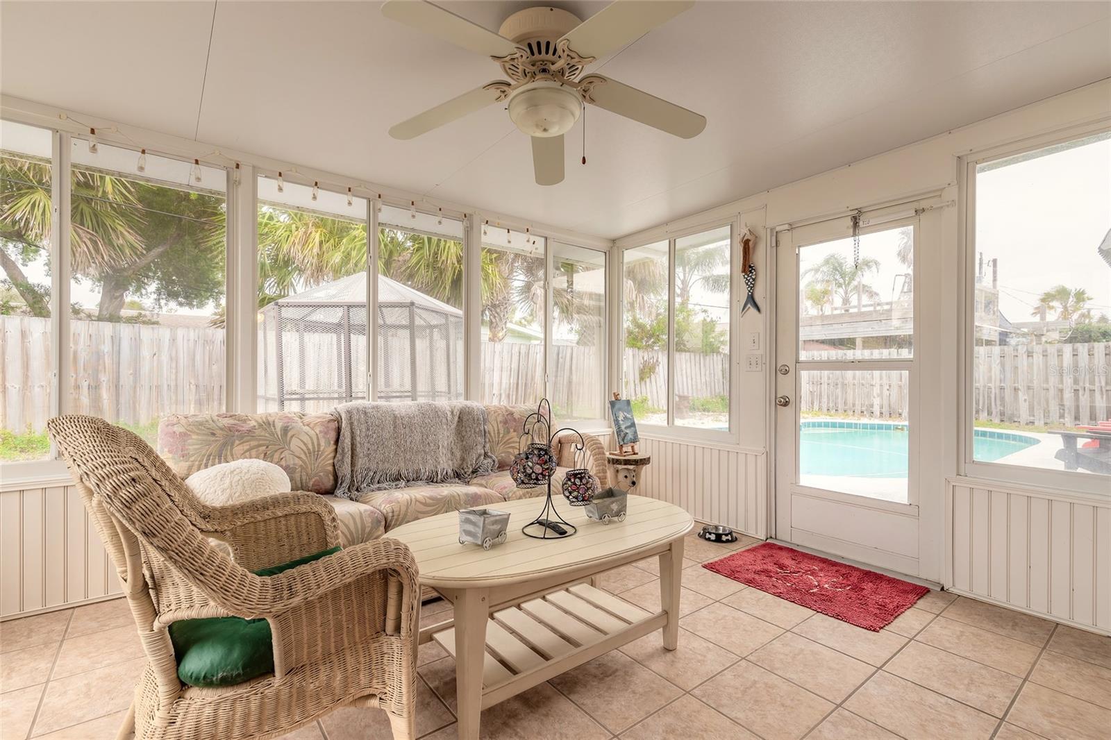 Image 19 of 25 For 3011 Oleander Avenue