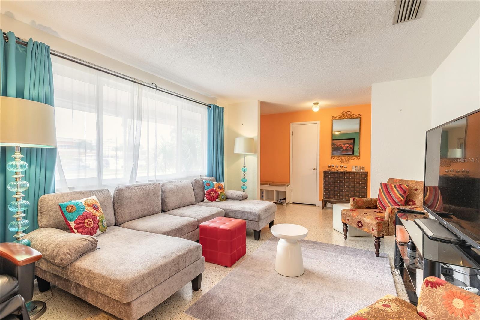 Image 6 of 25 For 3011 Oleander Avenue