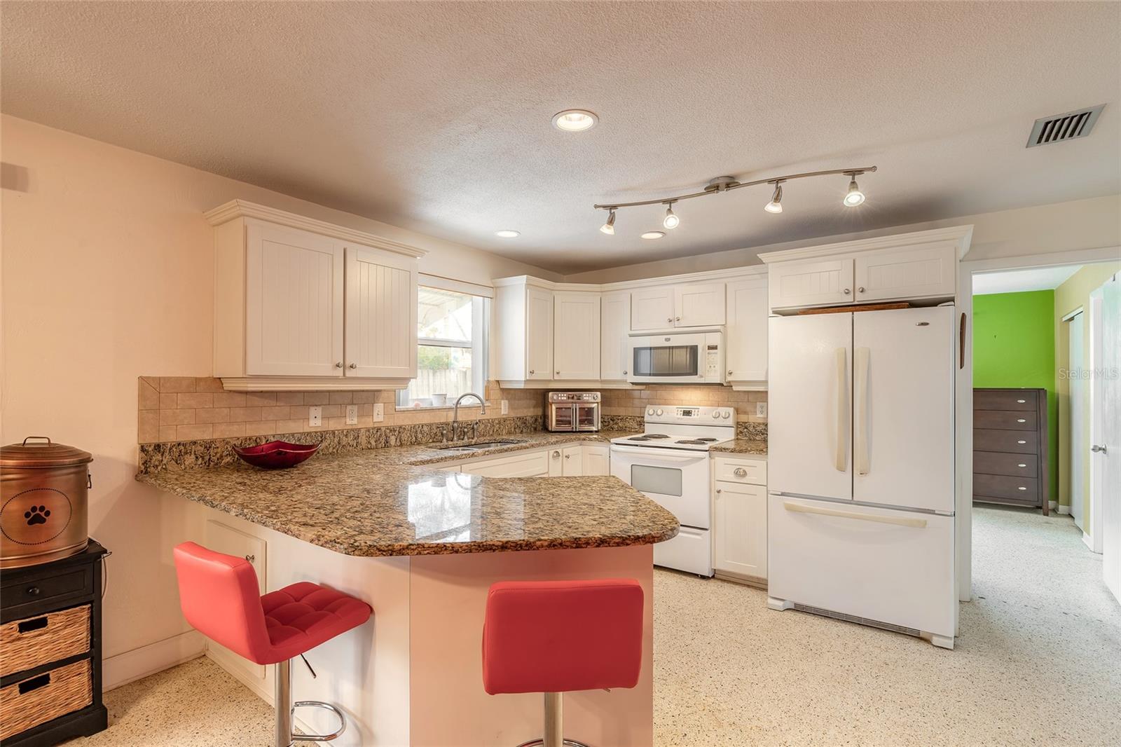 Image 7 of 25 For 3011 Oleander Avenue