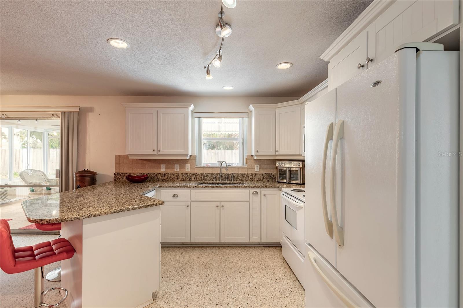 Image 8 of 25 For 3011 Oleander Avenue