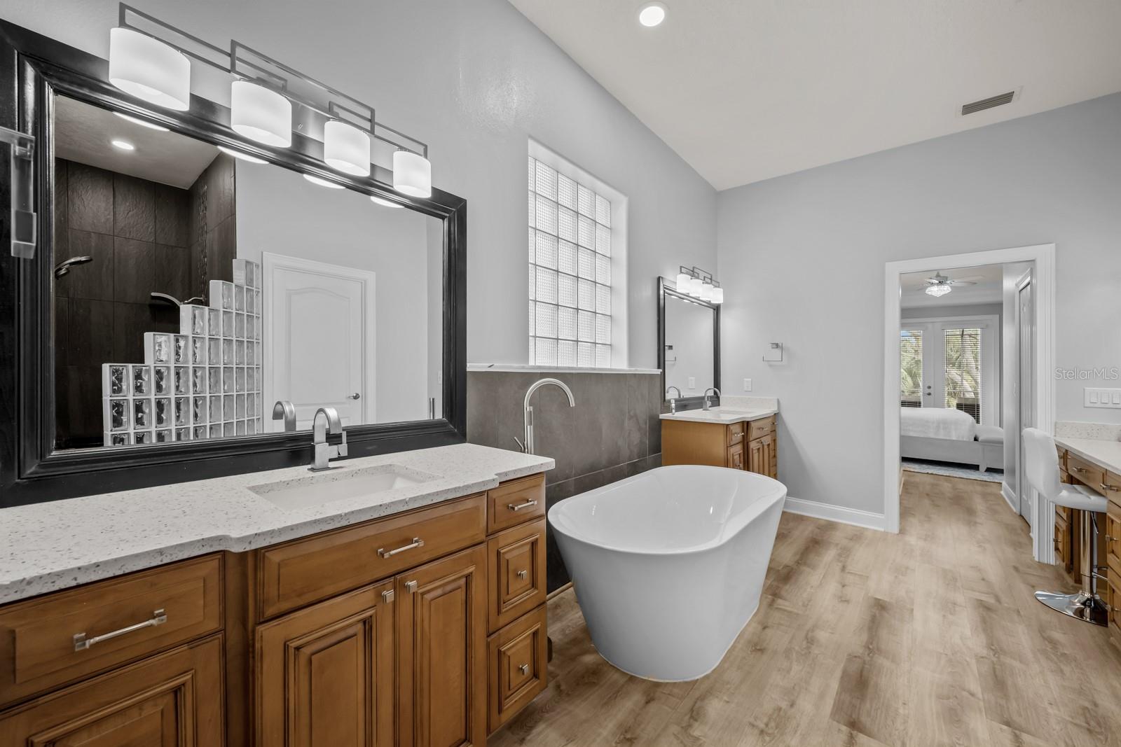 Image 33 of 95 For 23 Augusta Trail