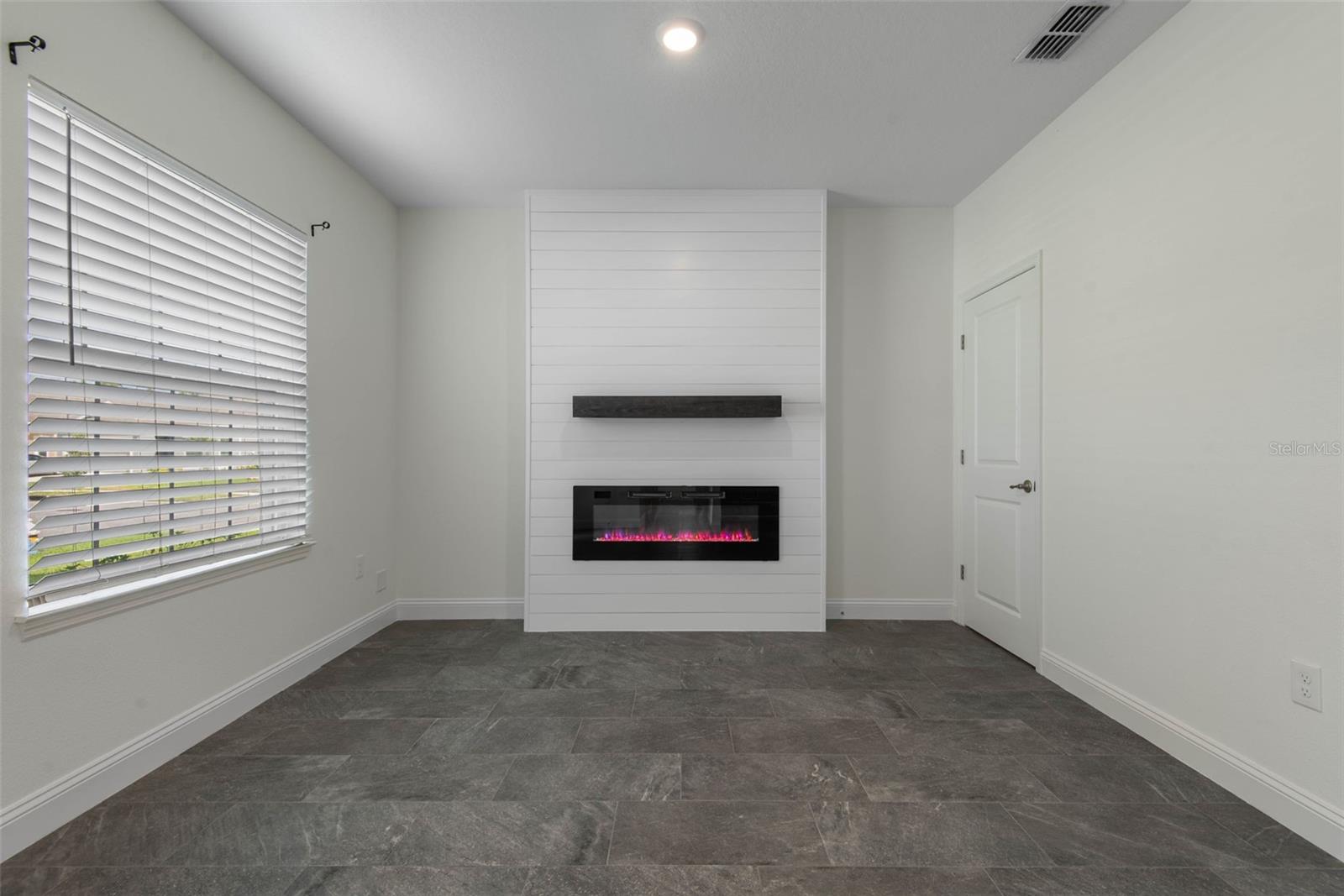 Image 7 of 90 For 1 Ridge Road