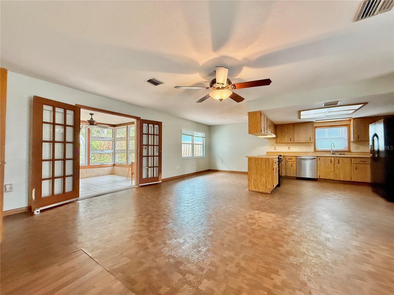 Image 13 of 42 For 1624 Daytona Avenue