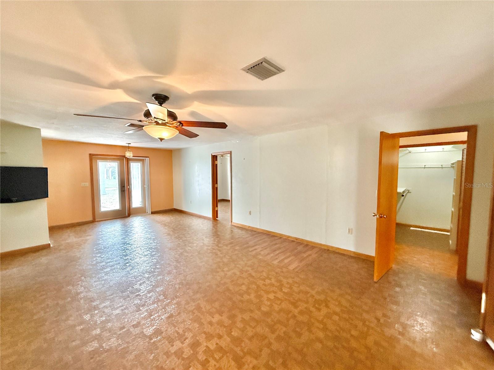 Image 16 of 42 For 1624 Daytona Avenue