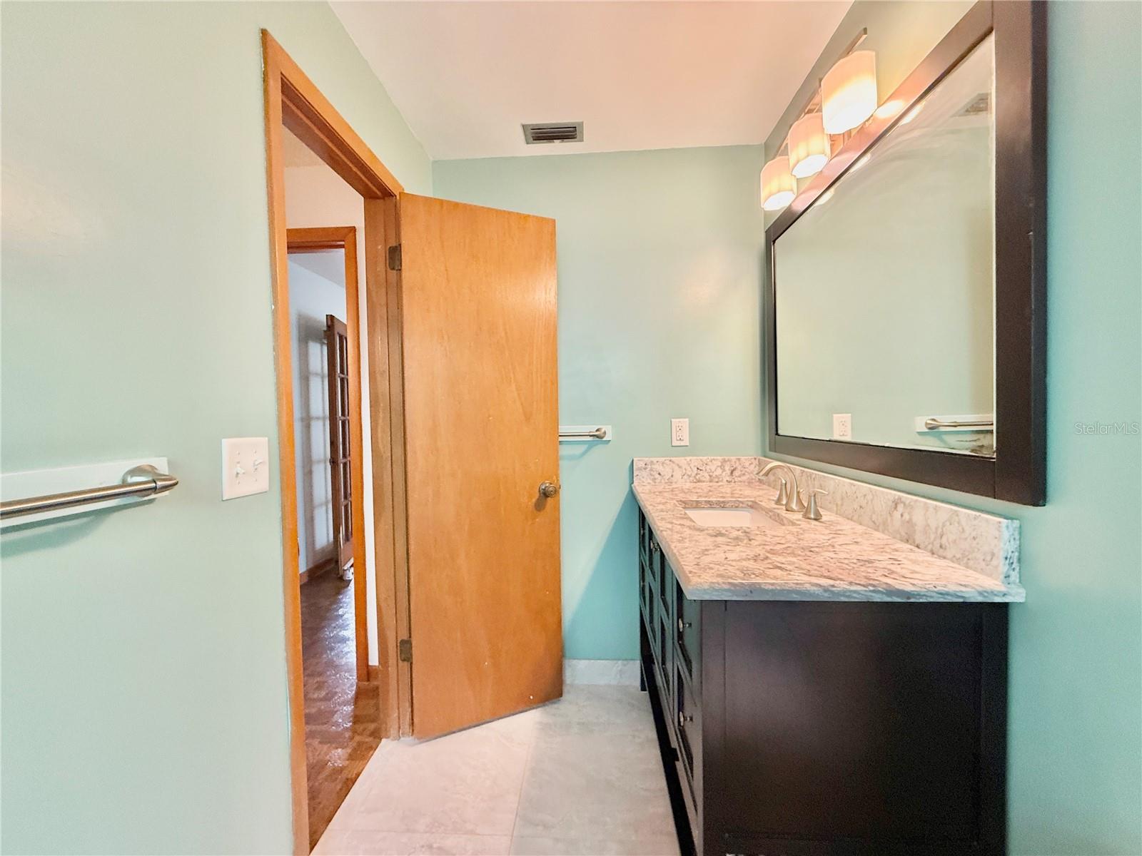 Image 23 of 42 For 1624 Daytona Avenue