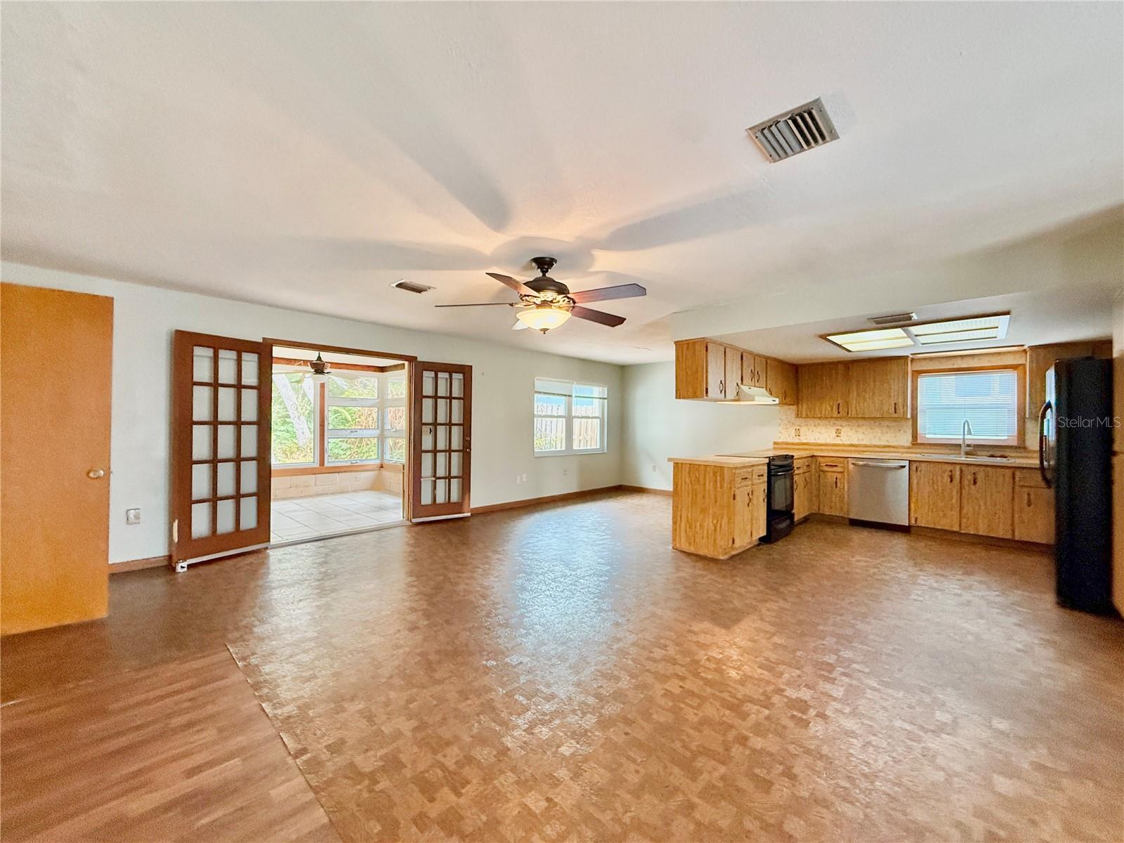 Image 6 of 42 For 1624 Daytona Avenue