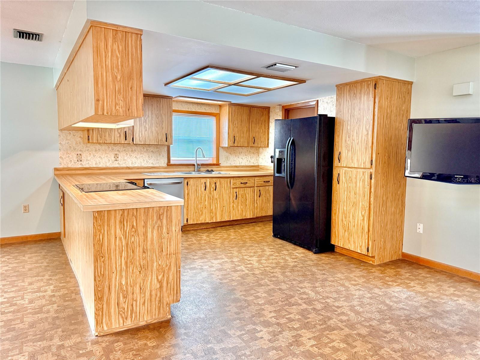 Image 9 of 42 For 1624 Daytona Avenue