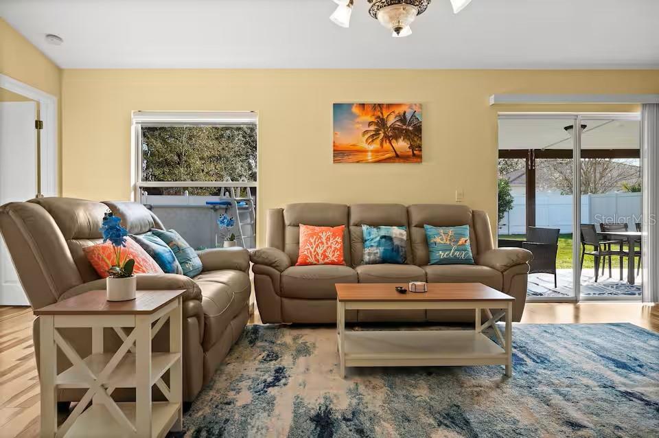 Image 17 of 51 For 3 Ryecroft Lane