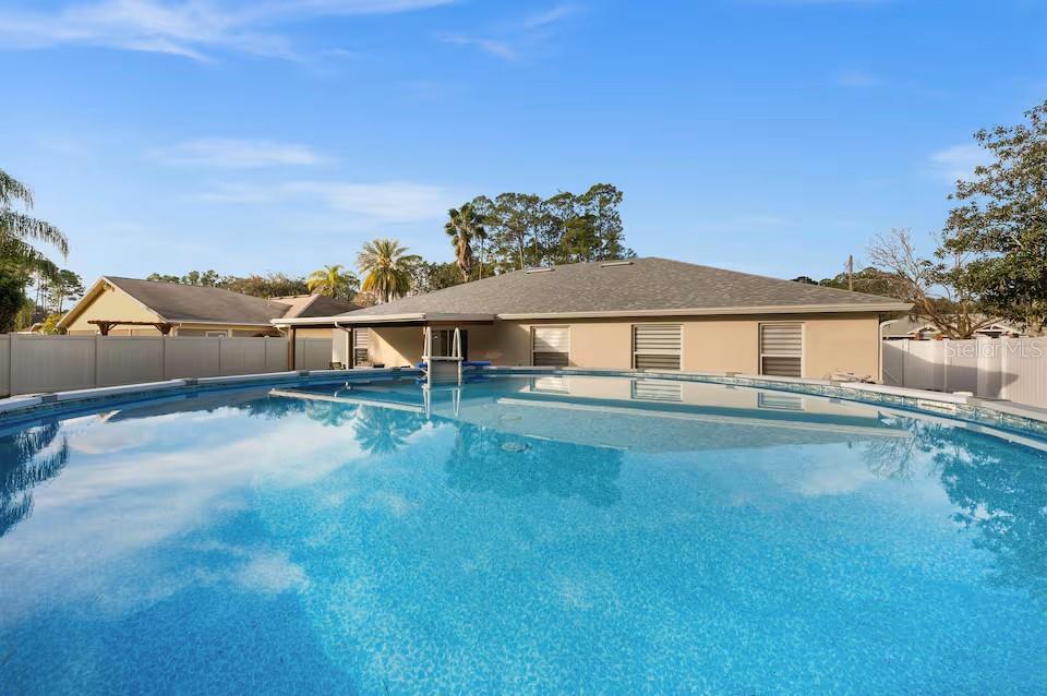 Image 2 of 51 For 3 Ryecroft Lane