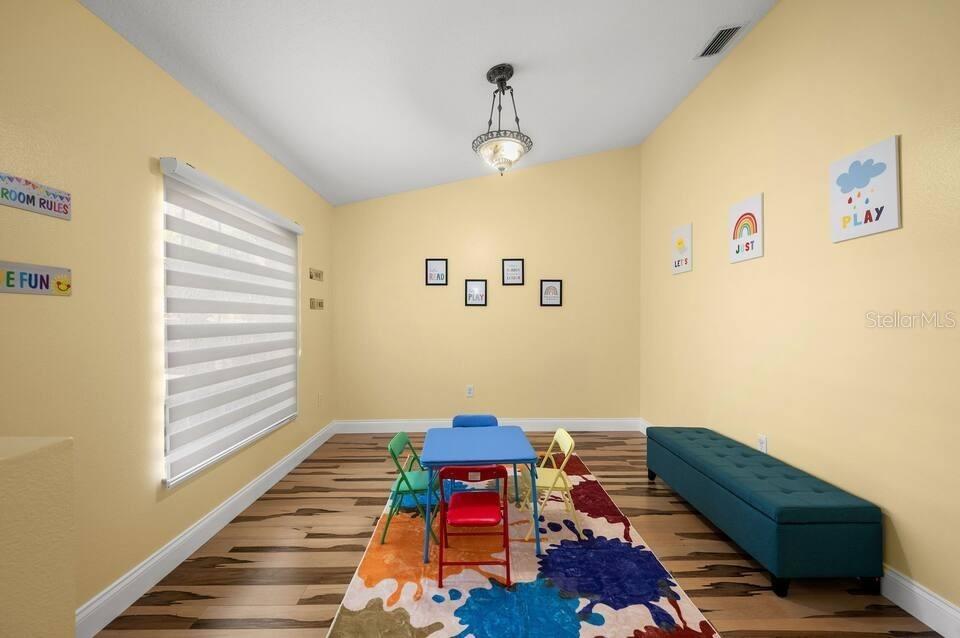 Image 24 of 51 For 3 Ryecroft Lane