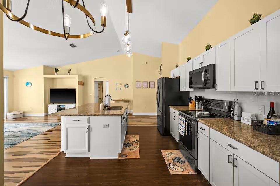 Image 5 of 51 For 3 Ryecroft Lane