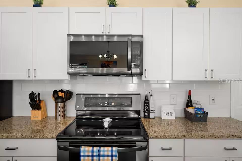 Image 8 of 51 For 3 Ryecroft Lane