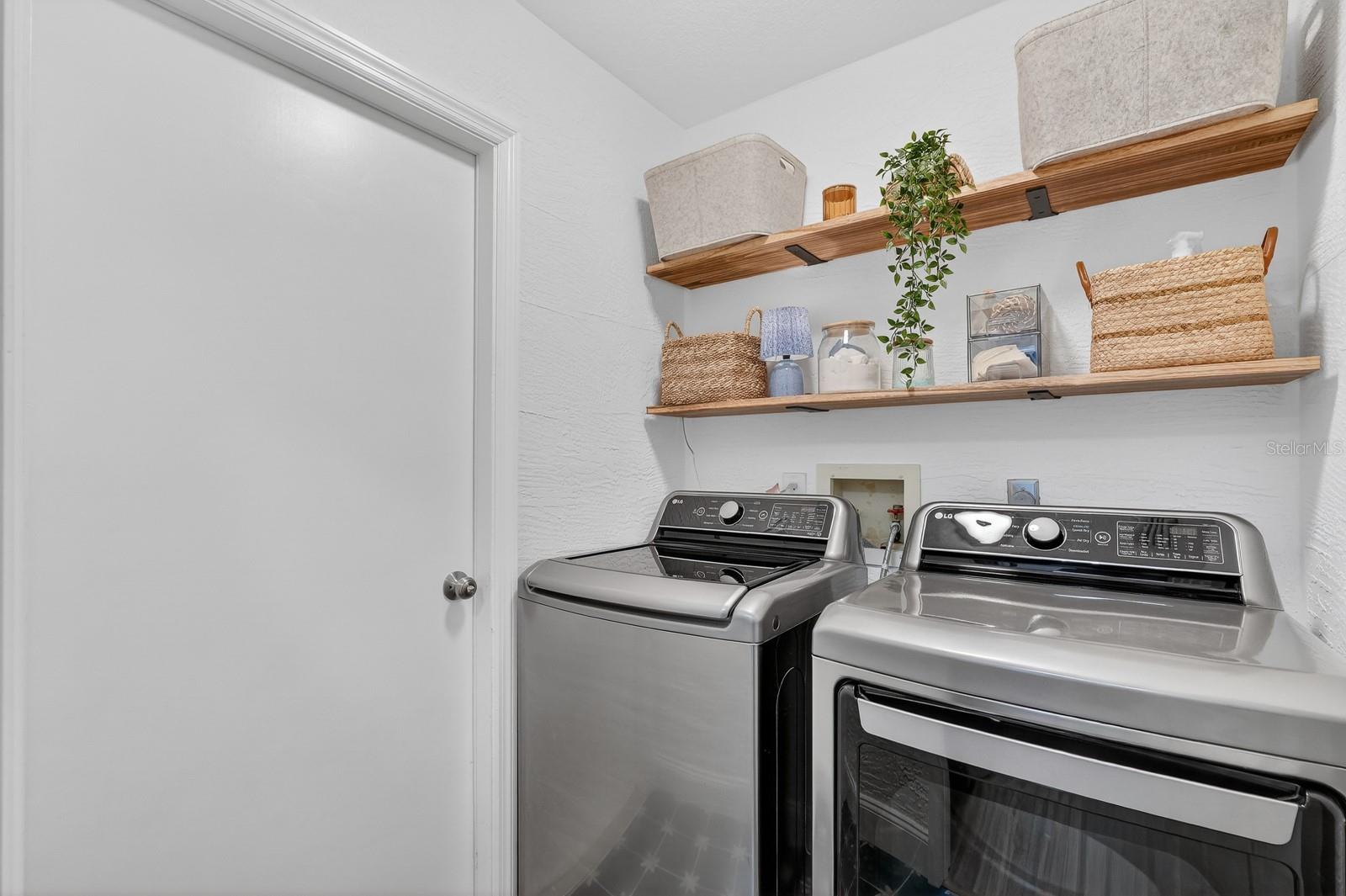 Image 17 of 42 For 5929 Hatteras Drive