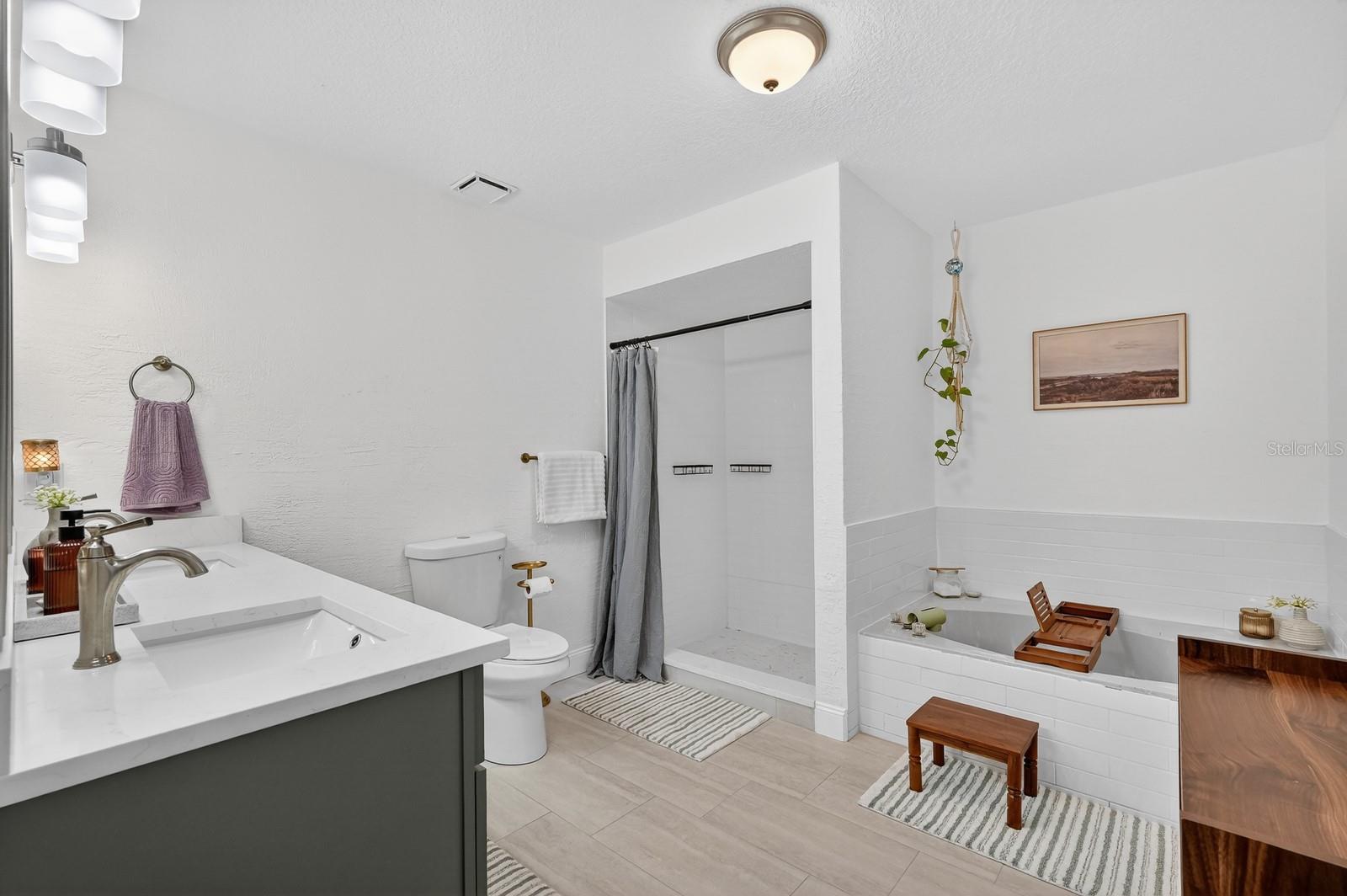 Image 21 of 42 For 5929 Hatteras Drive