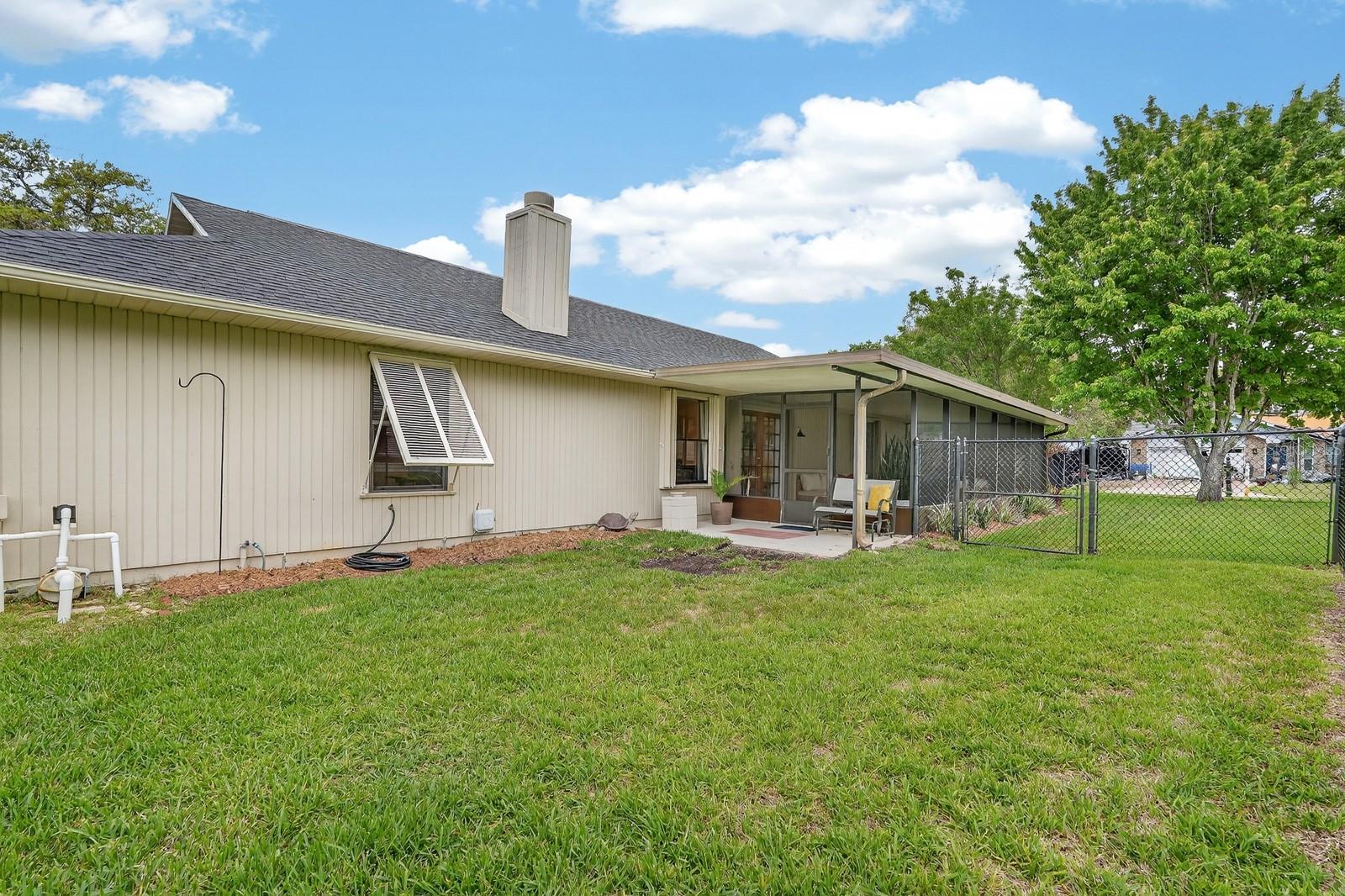 Image 32 of 42 For 5929 Hatteras Drive